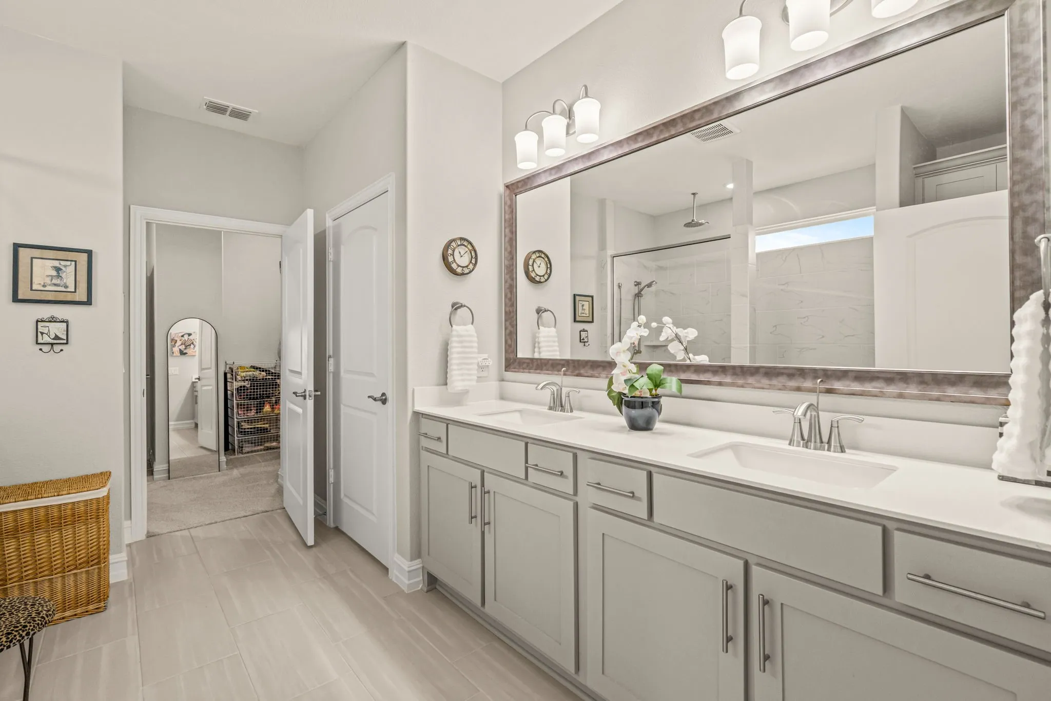 Single Family Residence For Sale in Collin County , 200 Habitat Trail, Mc Kinney, Texas 75071, 2 Bedroom, 3 Bathroom, 3 Garage spaces, 2,589 Sqft, built in 2023, mls#21293302, Real Estate Agent in Mc Kinney, Homes For Sale in Collin county, Homes For Sale in Mc Kinney, Realtor in Mc Kinney Texas, Real Estate Brokerage Independent Realty Texas, Luminita Cordes Realtor