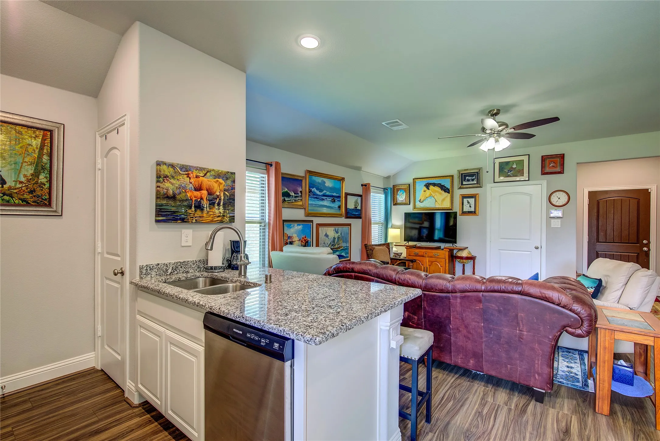 Single Family Residence For Sale in Hunt County , 6405 Graceland Drive, Greenville, Texas 75402, 3 Bedrooms, 2 Bathrooms, 1 Garage spaces, 1,169 Sqft, built in 2022, Price $219,000, mls#21293951, Real Estate Agent in Greenville, Homes For Sale in Hunt county, Homes For Sale in Greenville, Realtor in Greenville Texas, Real Estate Brokerage Independent Realty Texas, Luminita Cordes Realtor