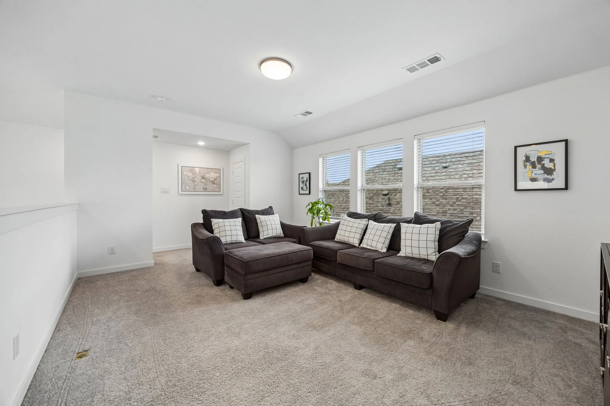 Single Family Residence For Sale in Denton County , 3609 Palmetto, Aubrey, Texas 76227, 4 Bedroom, 3 Bathroom, 2 Garage spaces, 2,380 Sqft, built in 2021, mls#21293781, Real Estate Agent in Aubrey, Homes For Sale in Denton county, Homes For Sale in Aubrey, Realtor in Aubrey Texas, Real Estate Brokerage Independent Realty Texas, Luminita Cordes Realtor