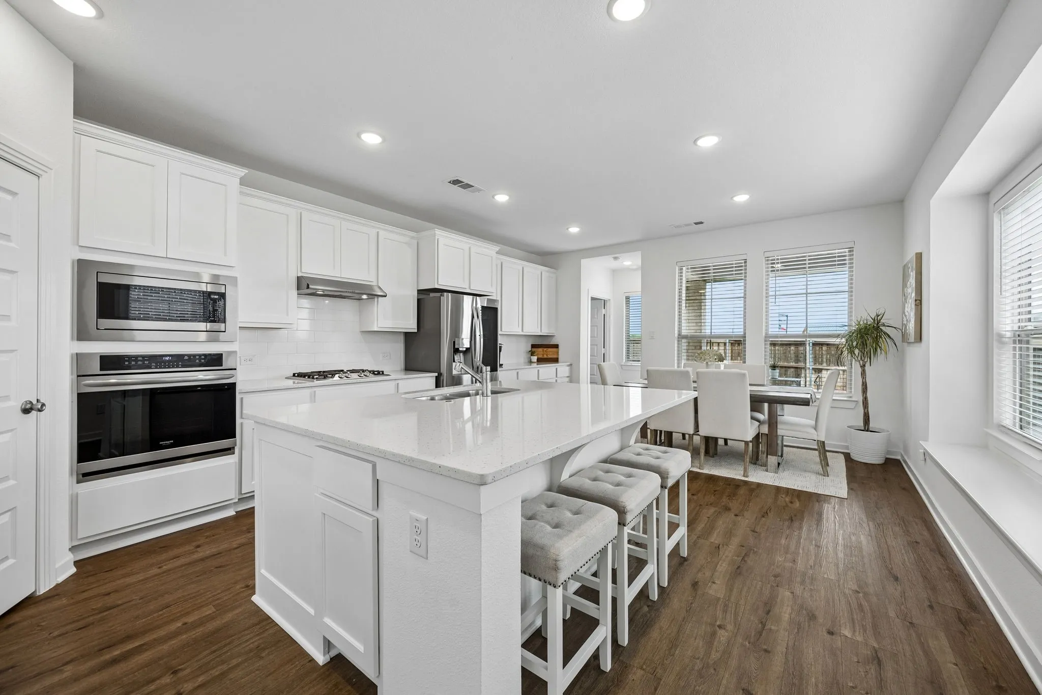 Single Family Residence For Sale in Denton County , 3609 Palmetto, Aubrey, Texas 76227, 4 Bedroom, 3 Bathroom, 2 Garage spaces, 2,380 Sqft, built in 2021, mls#21293781, Real Estate Agent in Aubrey, Homes For Sale in Denton county, Homes For Sale in Aubrey, Realtor in Aubrey Texas, Real Estate Brokerage Independent Realty Texas, Luminita Cordes Realtor