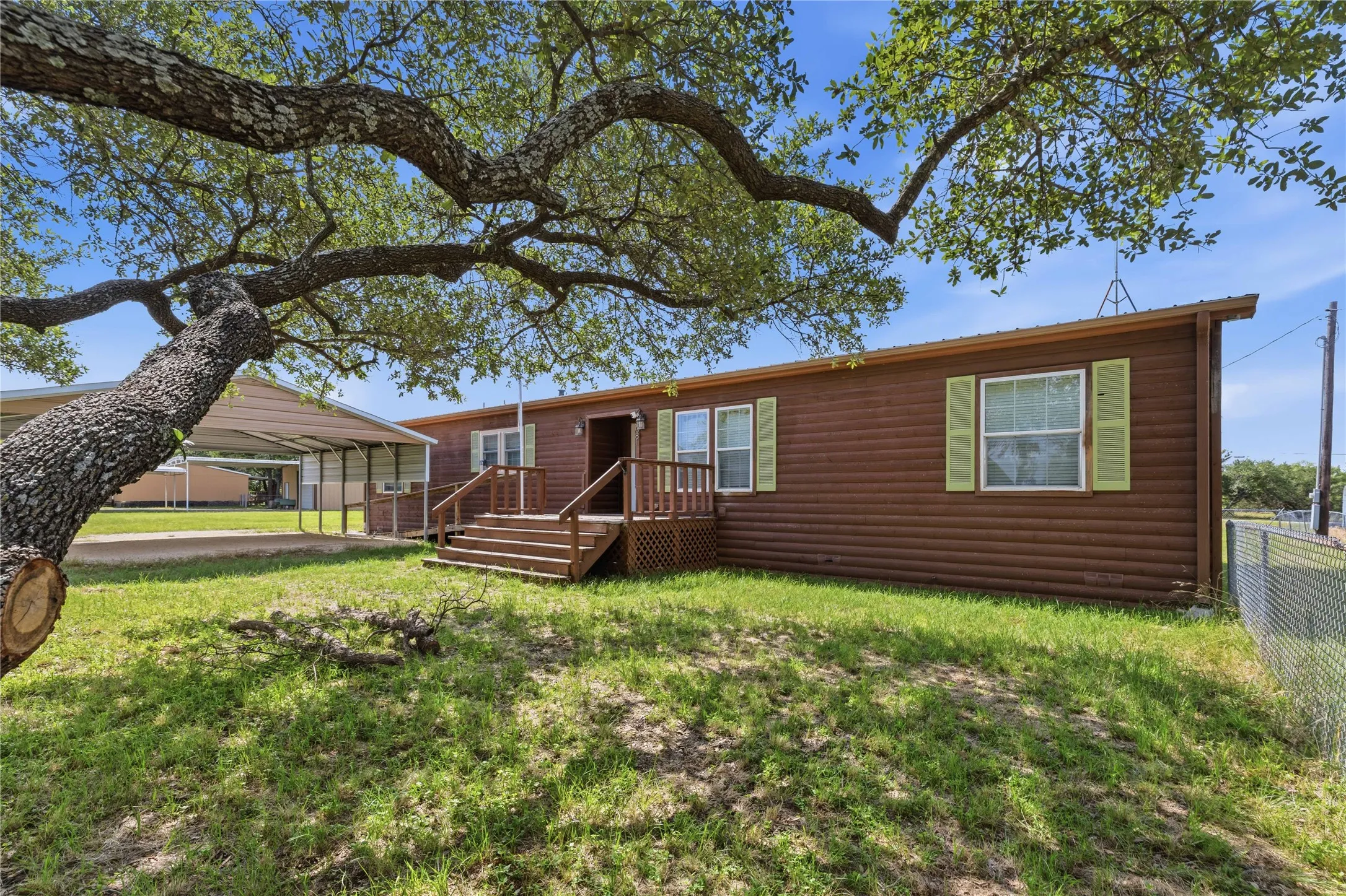 Manufactured Home For Sale in Brown County , 3081 Beachside Drive, May, Texas 76857, 3 Bedroom, 2 Bathroom, Garage spaces, 2,164 Sqft, built in 2008, mls#21292756, Real Estate Agent in May, Homes For Sale in Brown county, Homes For Sale in May, Realtor in May Texas, Real Estate Brokerage Independent Realty Texas, Luminita Cordes Realtor
