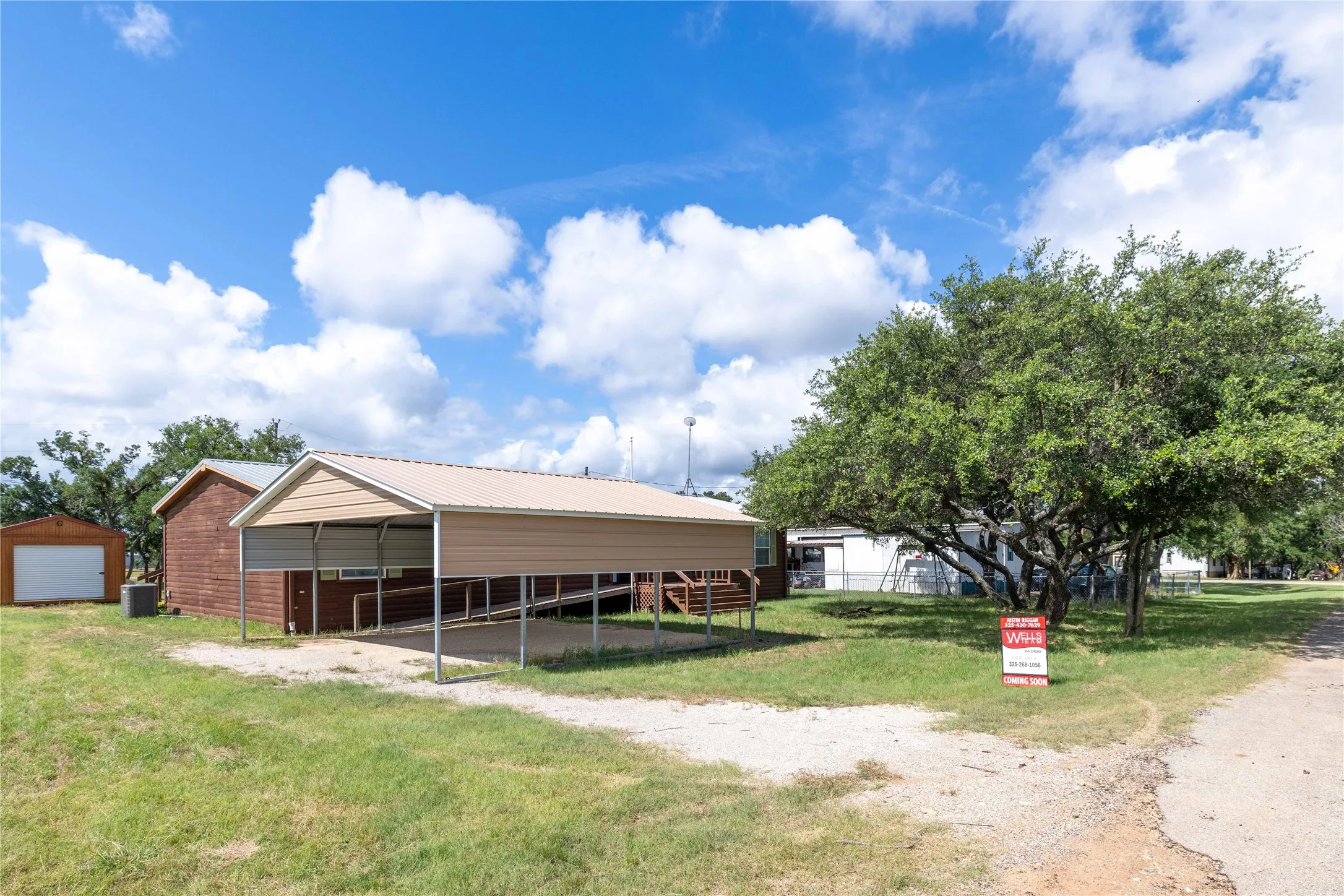 Manufactured Home For Sale in Brown County , 3081 Beachside Drive, May, Texas 76857, 3 Bedroom, 2 Bathroom, Garage spaces, 2,164 Sqft, built in 2008, mls#21292756, Real Estate Agent in May, Homes For Sale in Brown county, Homes For Sale in May, Realtor in May Texas, Real Estate Brokerage Independent Realty Texas, Luminita Cordes Realtor
