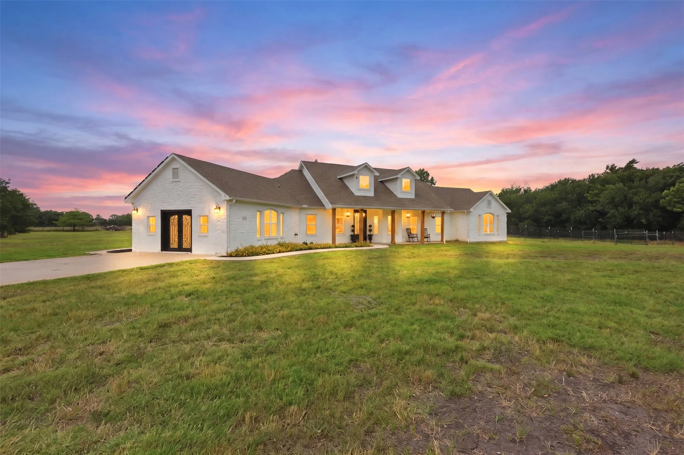 Single Family Residence For Sale in Collin County , 9390 Lakeridge Drive, Princeton, Texas 75407, 4 Bedroom, 3 Bathroom, Garage spaces, 2,936 Sqft, built in 2001, mls#21273285, Real Estate Agent in Princeton, Homes For Sale in Collin county, Homes For Sale in Princeton, Realtor in Princeton Texas, Real Estate Brokerage Independent Realty Texas, Luminita Cordes Realtor