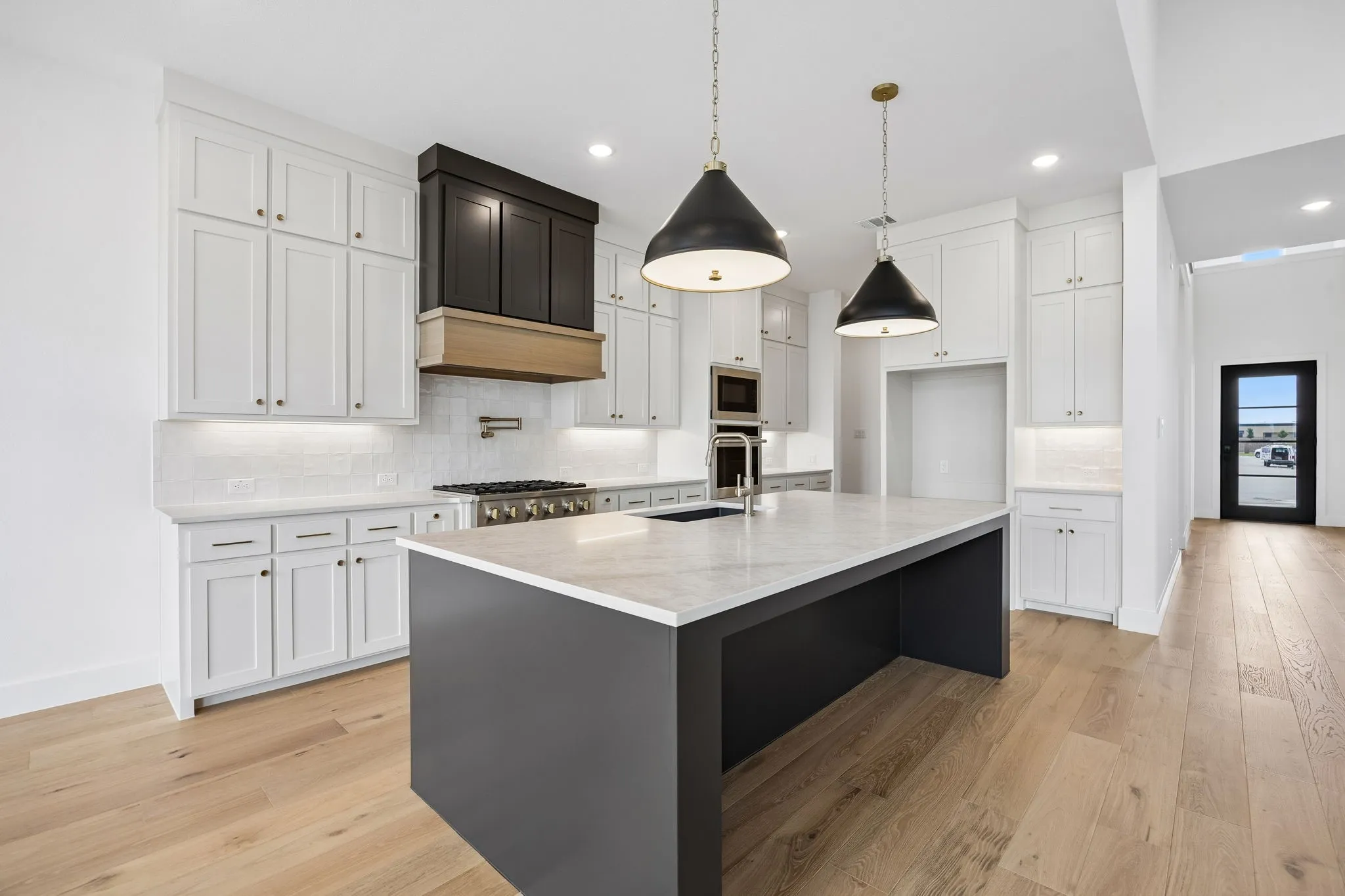 All the chefs in the family will love creating culinary delights in this dream kitchen!