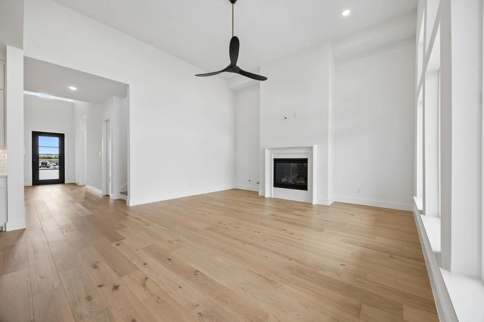 This beautiful light and bright family room is the ideal space to spend time with friends and family.