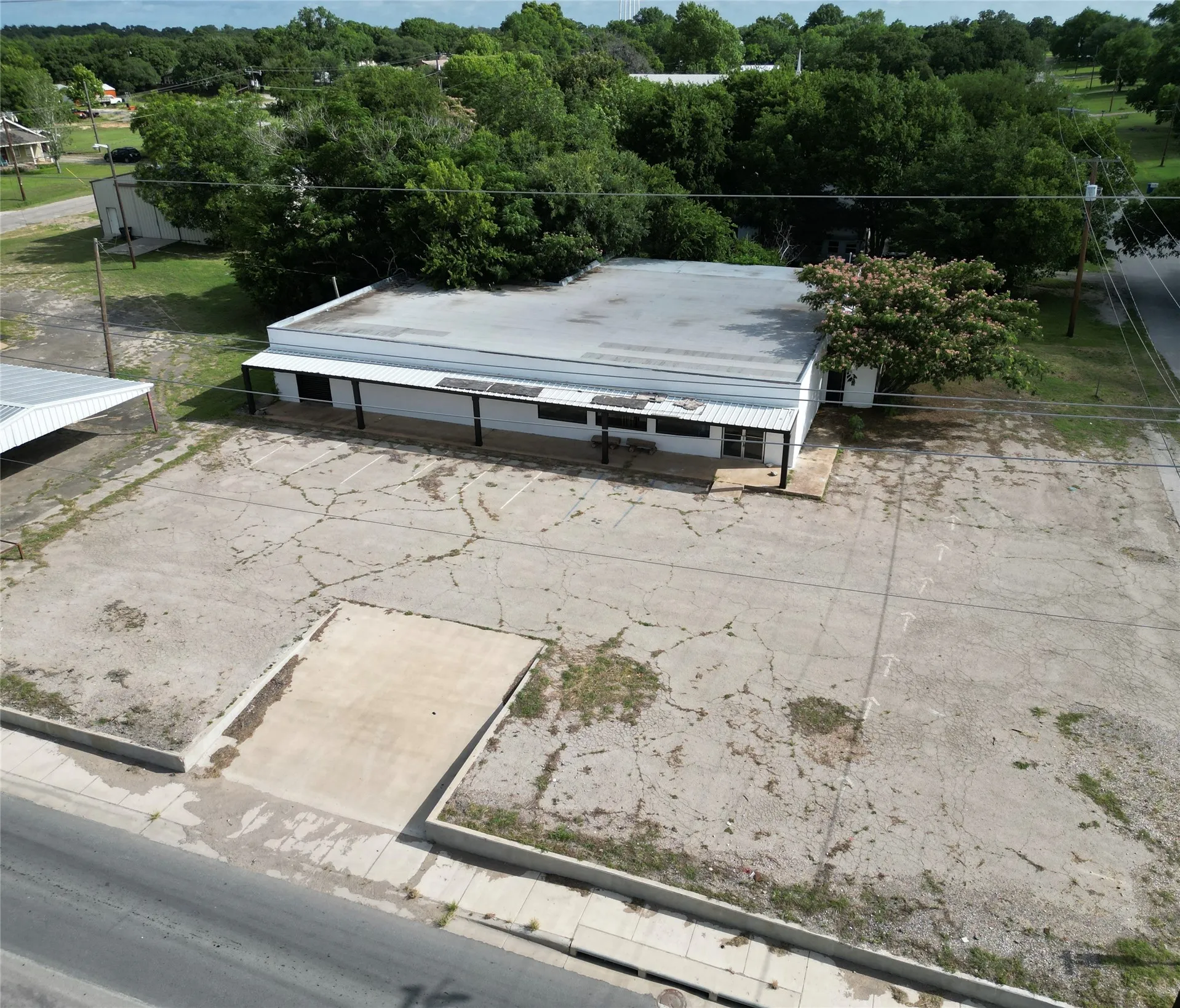Business For Sale in Comanche County , 125 E Navarro Avenue, De Leon, Texas 76444, 0, 0, Garage spaces, 0 Sqft, built in 1956, Price $300,000, mls#21293994, Real Estate Agent in De Leon, Homes For Sale in Comanche county, Homes For Sale in De Leon, Realtor in De Leon Texas, Real Estate Brokerage Independent Realty Texas, Luminita Cordes Realtor