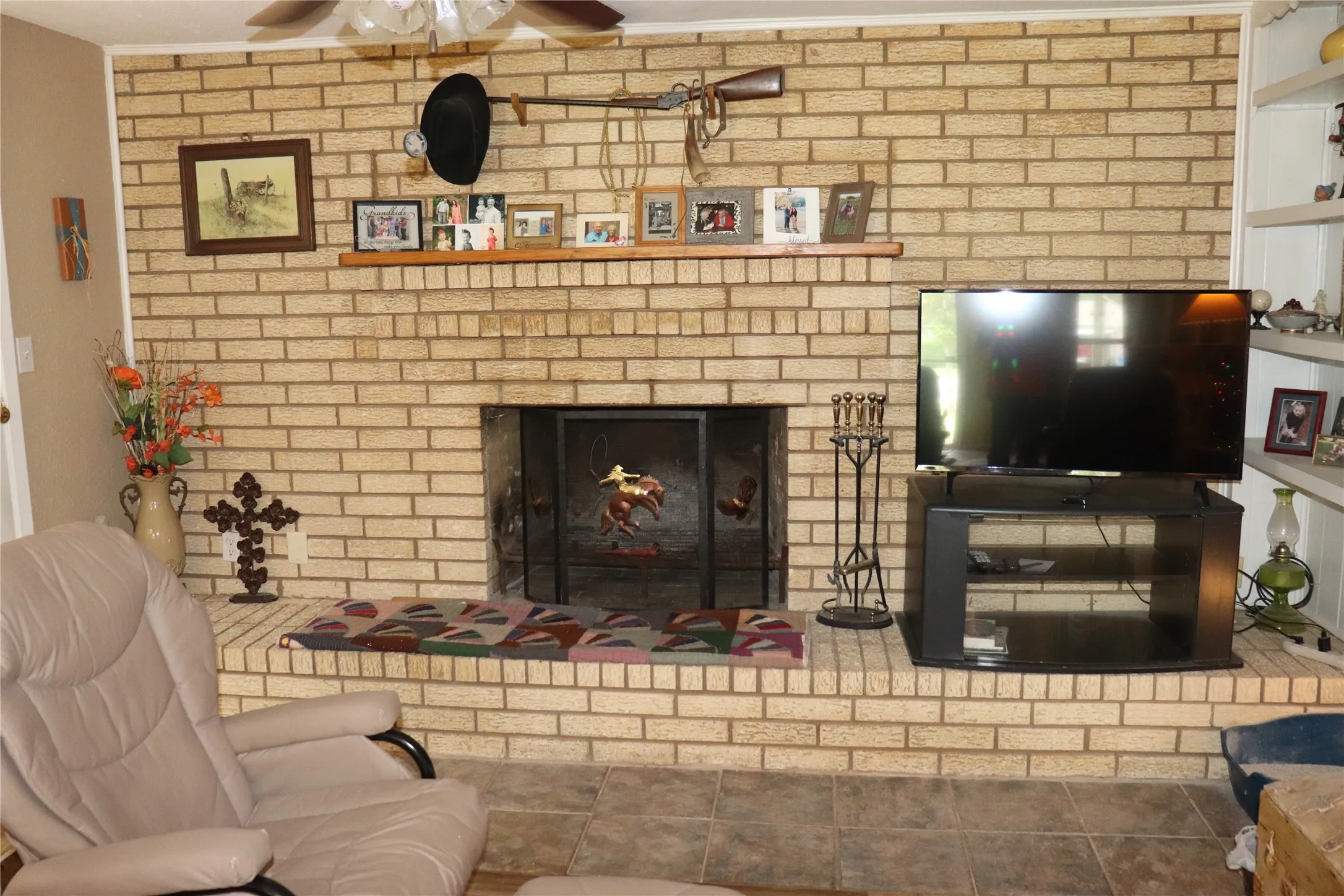 Single Family Residence For Sale in Eastland County , 323 S Fisher Street, Gorman, Texas 76454, 3 Bedroom, 2 Bathroom, 1 Garage spaces, 2,066 Sqft, built in 1960, mls#21293969, Real Estate Agent in Gorman, Homes For Sale in Eastland county, Homes For Sale in Gorman, Realtor in Gorman Texas, Real Estate Brokerage Independent Realty Texas, Luminita Cordes Realtor