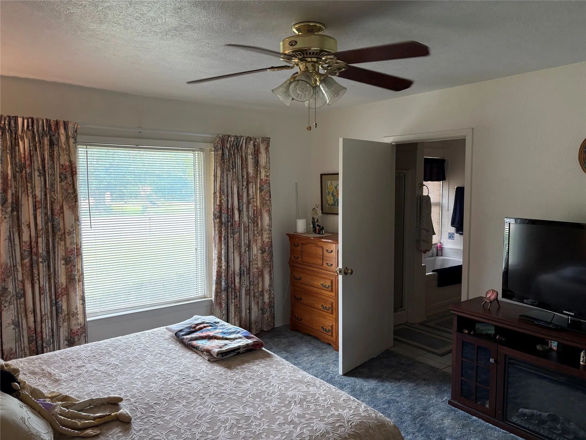 Single Family Residence For Sale in Eastland County , 323 S Fisher Street, Gorman, Texas 76454, 3 Bedroom, 2 Bathroom, 1 Garage spaces, 2,066 Sqft, built in 1960, mls#21293969, Real Estate Agent in Gorman, Homes For Sale in Eastland county, Homes For Sale in Gorman, Realtor in Gorman Texas, Real Estate Brokerage Independent Realty Texas, Luminita Cordes Realtor