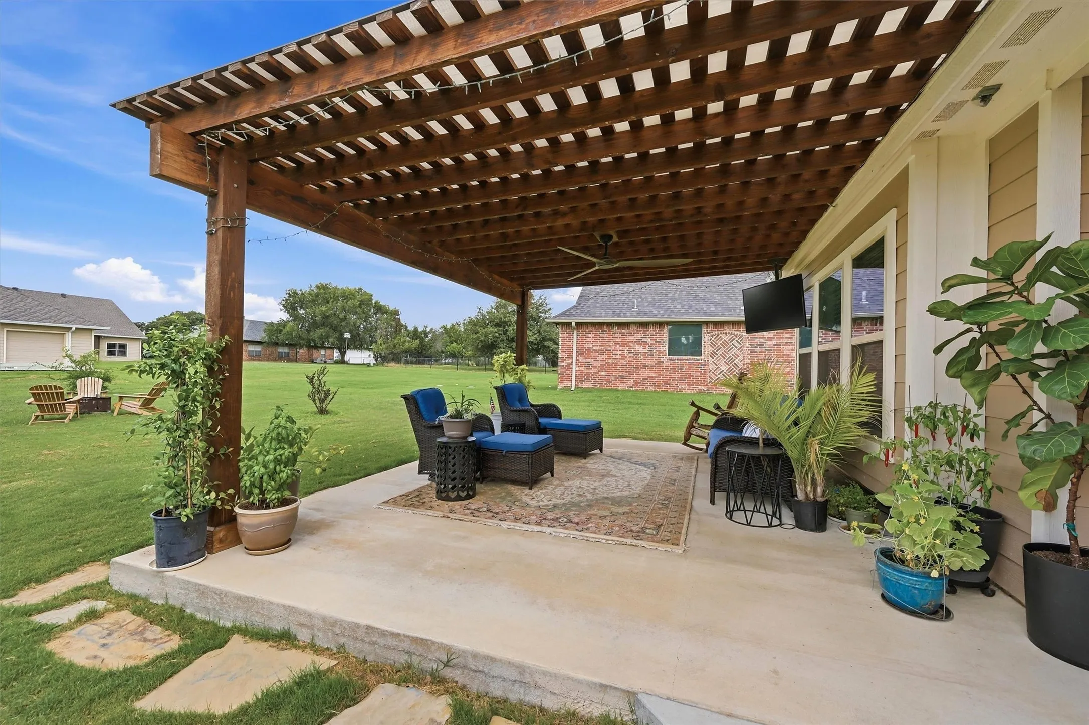 Single Family Residence For Sale in Cooke County , 114 Sequoya Drive, Lake Kiowa, Texas 76240, 3 Bedrooms, 2 Bathrooms, 2 Garage spaces, 1,898 Sqft, built in 2021, Price $480,000, mls#21293818, Real Estate Agent in Lake Kiowa, Homes For Sale in Cooke county, Homes For Sale in Lake Kiowa, Realtor in Lake Kiowa Texas, Real Estate Brokerage Independent Realty Texas, Luminita Cordes Realtor