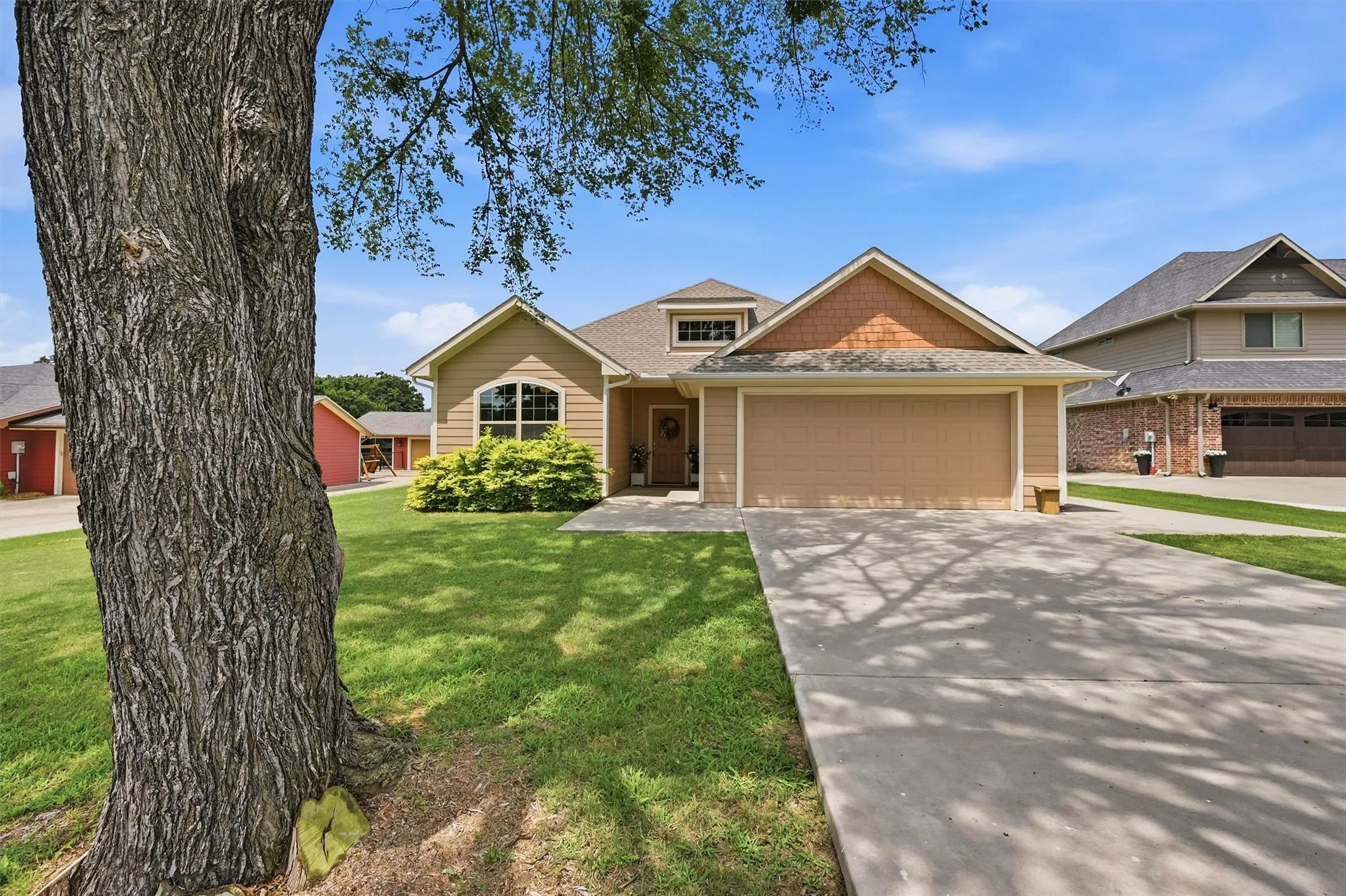 Single Family Residence For Sale in Cooke County , 114 Sequoya Drive, Lake Kiowa, Texas 76240, 3 Bedrooms, 2 Bathrooms, 2 Garage spaces, 1,898 Sqft, built in 2021, Price $480,000, mls#21293818, Real Estate Agent in Lake Kiowa, Homes For Sale in Cooke county, Homes For Sale in Lake Kiowa, Realtor in Lake Kiowa Texas, Real Estate Brokerage Independent Realty Texas, Luminita Cordes Realtor
