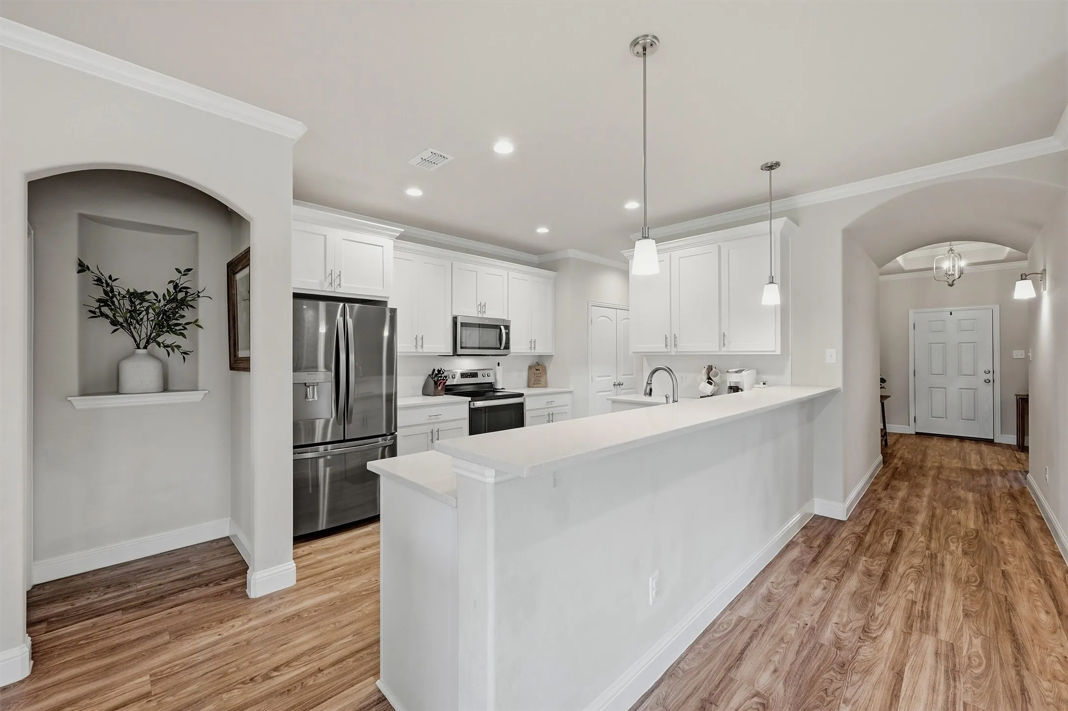 Single Family Residence For Sale in Cooke County , 114 Sequoya Drive, Lake Kiowa, Texas 76240, 3 Bedrooms, 2 Bathrooms, 2 Garage spaces, 1,898 Sqft, built in 2021, Price $480,000, mls#21293818, Real Estate Agent in Lake Kiowa, Homes For Sale in Cooke county, Homes For Sale in Lake Kiowa, Realtor in Lake Kiowa Texas, Real Estate Brokerage Independent Realty Texas, Luminita Cordes Realtor