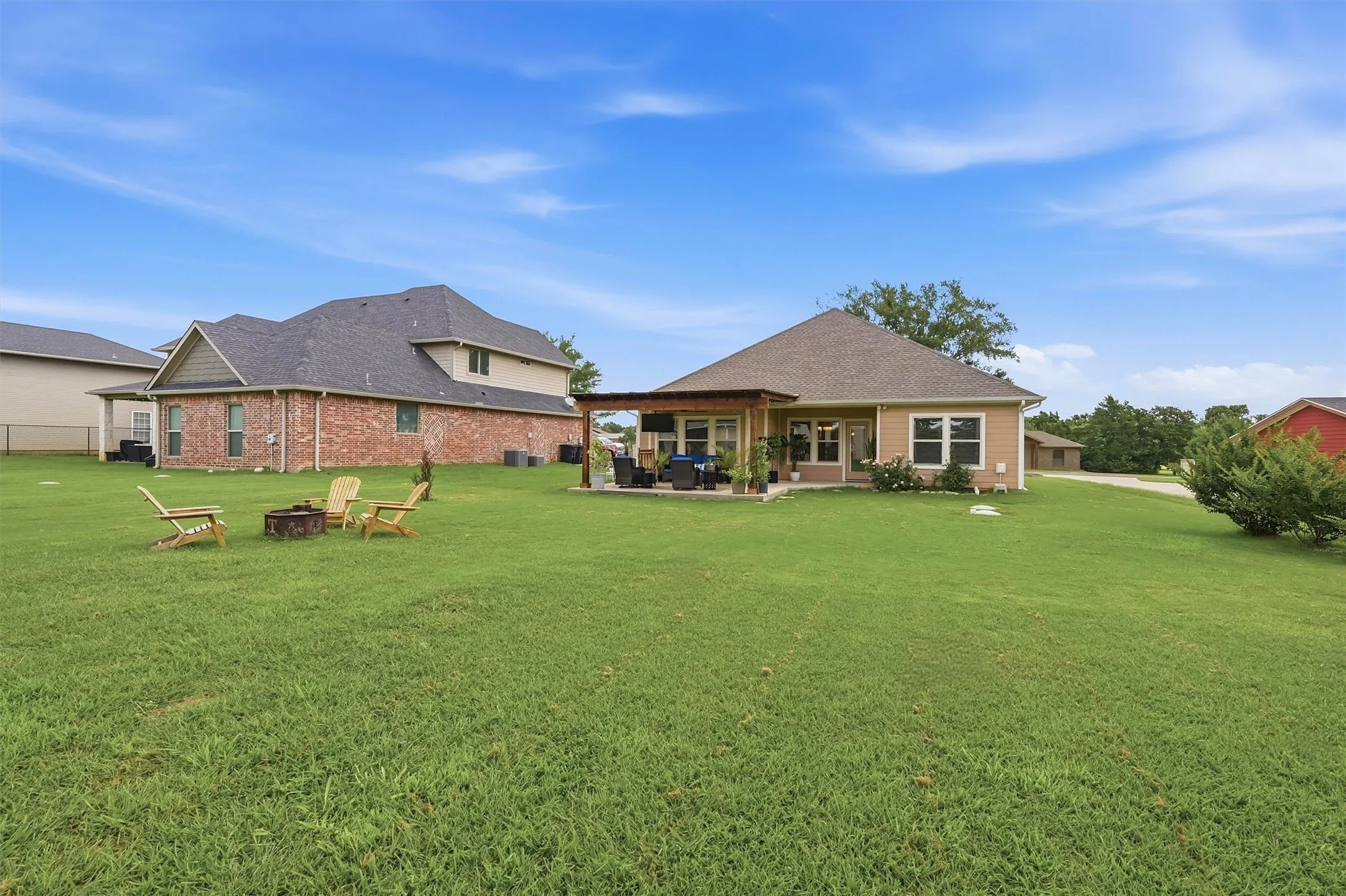 Single Family Residence For Sale in Cooke County , 114 Sequoya Drive, Lake Kiowa, Texas 76240, 3 Bedrooms, 2 Bathrooms, 2 Garage spaces, 1,898 Sqft, built in 2021, Price $480,000, mls#21293818, Real Estate Agent in Lake Kiowa, Homes For Sale in Cooke county, Homes For Sale in Lake Kiowa, Realtor in Lake Kiowa Texas, Real Estate Brokerage Independent Realty Texas, Luminita Cordes Realtor