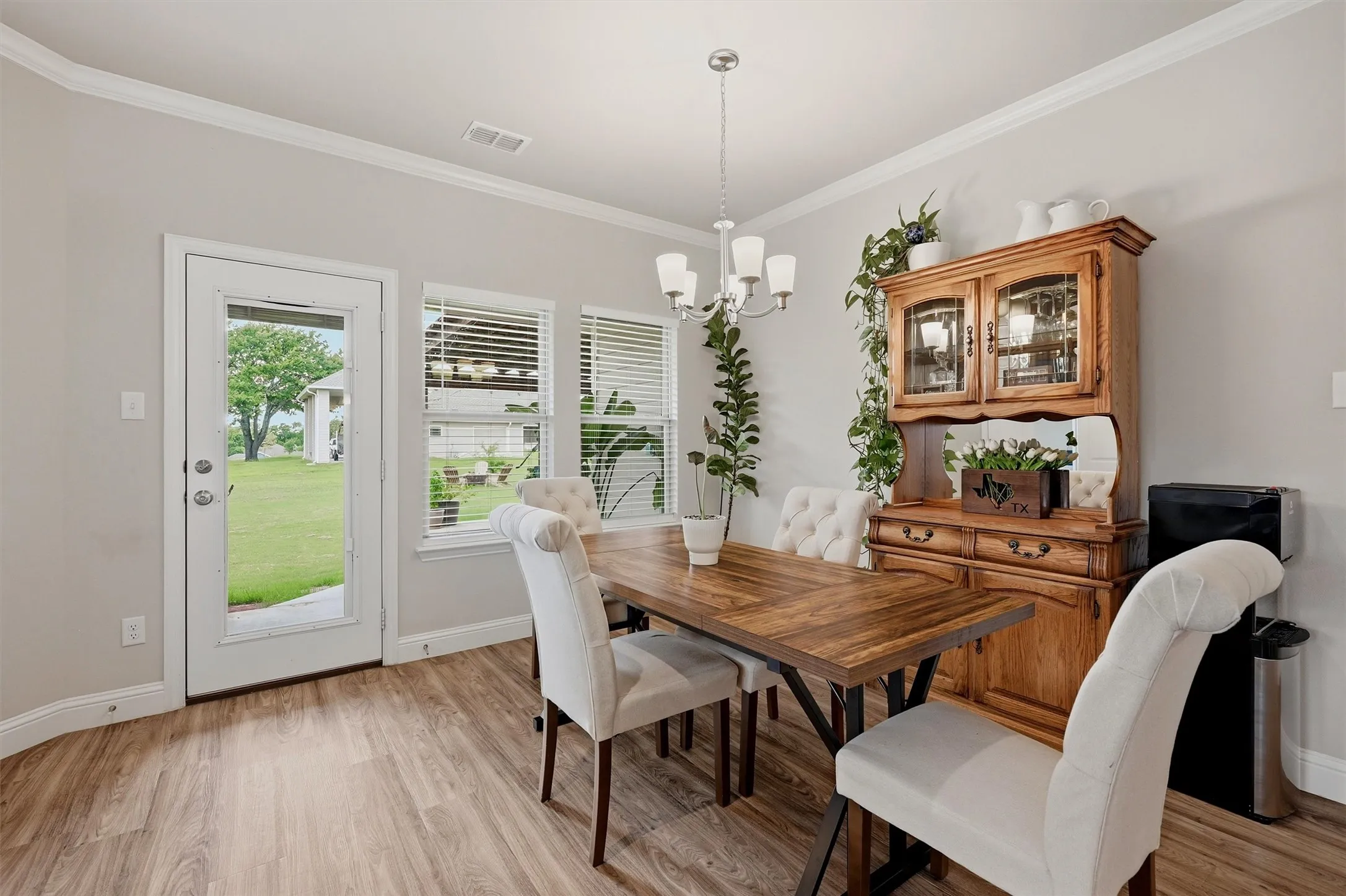 Single Family Residence For Sale in Cooke County , 114 Sequoya Drive, Lake Kiowa, Texas 76240, 3 Bedrooms, 2 Bathrooms, 2 Garage spaces, 1,898 Sqft, built in 2021, Price $480,000, mls#21293818, Real Estate Agent in Lake Kiowa, Homes For Sale in Cooke county, Homes For Sale in Lake Kiowa, Realtor in Lake Kiowa Texas, Real Estate Brokerage Independent Realty Texas, Luminita Cordes Realtor