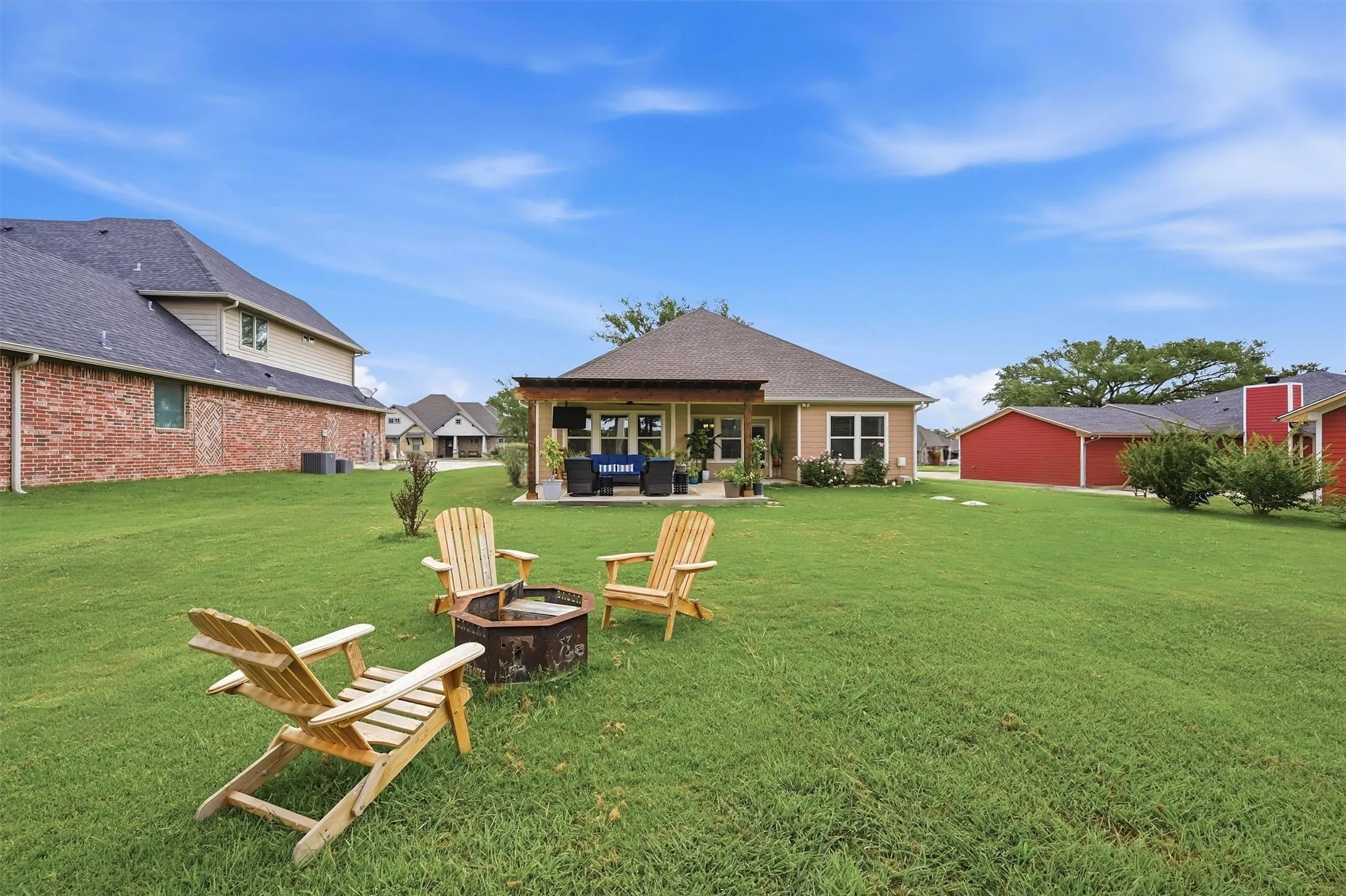 Single Family Residence For Sale in Cooke County , 114 Sequoya Drive, Lake Kiowa, Texas 76240, 3 Bedrooms, 2 Bathrooms, 2 Garage spaces, 1,898 Sqft, built in 2021, Price $480,000, mls#21293818, Real Estate Agent in Lake Kiowa, Homes For Sale in Cooke county, Homes For Sale in Lake Kiowa, Realtor in Lake Kiowa Texas, Real Estate Brokerage Independent Realty Texas, Luminita Cordes Realtor