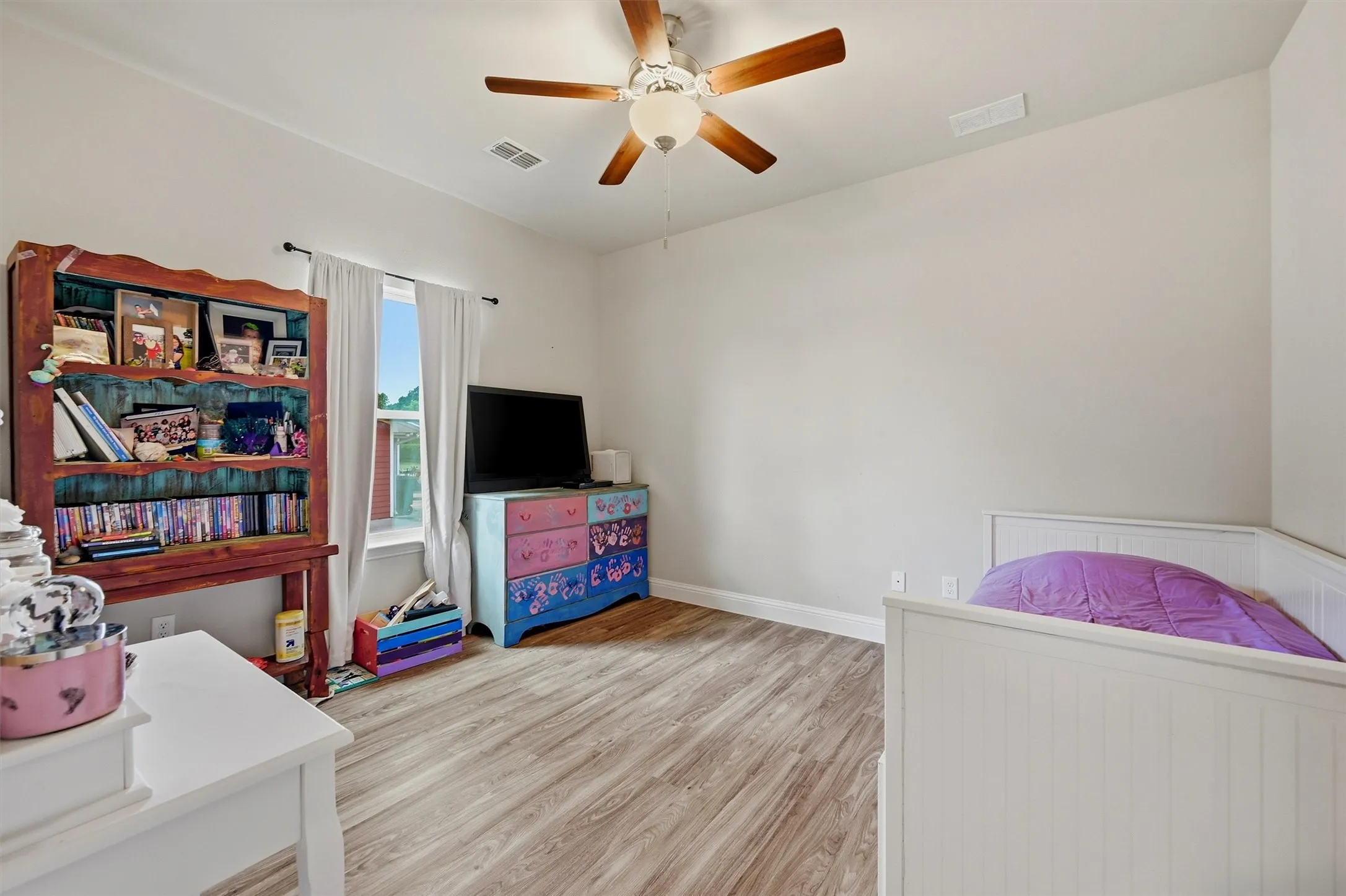 Single Family Residence For Sale in Cooke County , 114 Sequoya Drive, Lake Kiowa, Texas 76240, 3 Bedrooms, 2 Bathrooms, 2 Garage spaces, 1,898 Sqft, built in 2021, Price $480,000, mls#21293818, Real Estate Agent in Lake Kiowa, Homes For Sale in Cooke county, Homes For Sale in Lake Kiowa, Realtor in Lake Kiowa Texas, Real Estate Brokerage Independent Realty Texas, Luminita Cordes Realtor