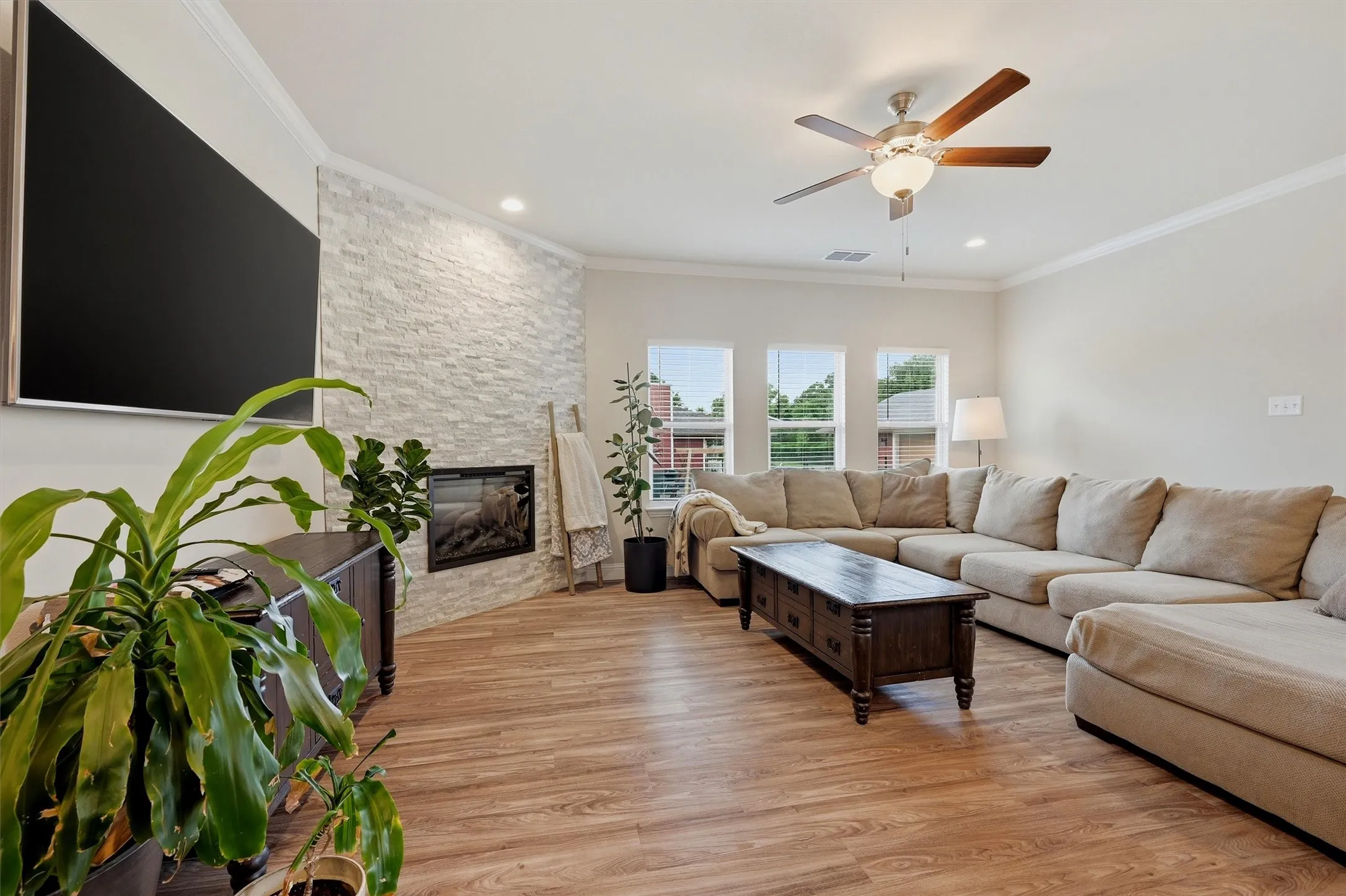Single Family Residence For Sale in Cooke County , 114 Sequoya Drive, Lake Kiowa, Texas 76240, 3 Bedrooms, 2 Bathrooms, 2 Garage spaces, 1,898 Sqft, built in 2021, Price $480,000, mls#21293818, Real Estate Agent in Lake Kiowa, Homes For Sale in Cooke county, Homes For Sale in Lake Kiowa, Realtor in Lake Kiowa Texas, Real Estate Brokerage Independent Realty Texas, Luminita Cordes Realtor