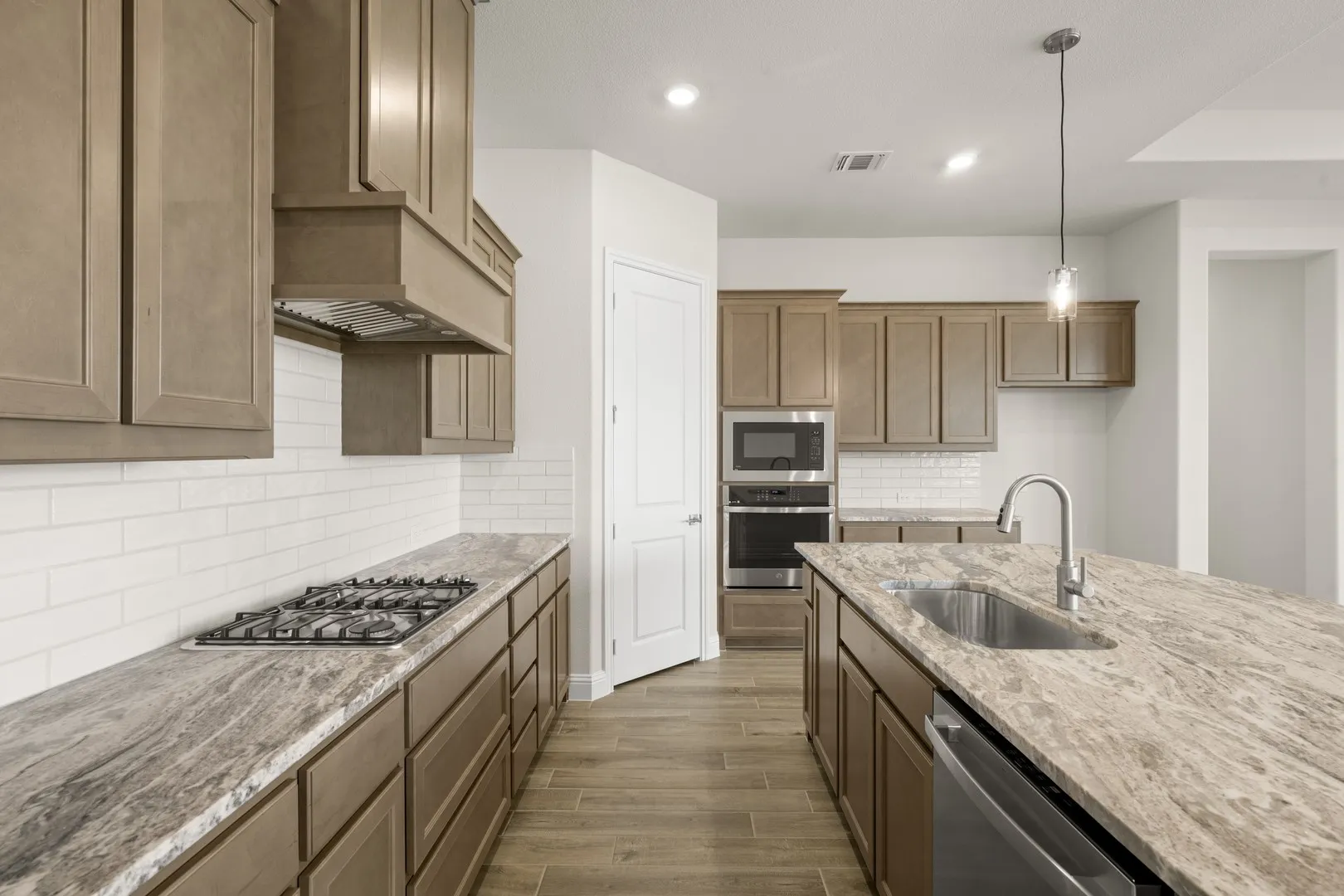 DFW-Paloma Ranch-Concept 2623-9221 Wood Duck Drive-Kitchen-Risewell Homes-4