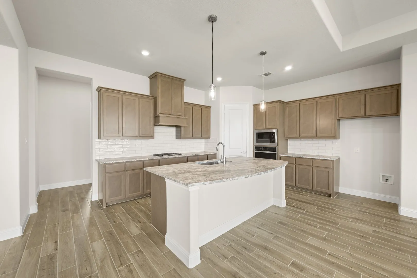 DFW-Paloma Ranch-Concept 2623-9221 Wood Duck Drive-Kitchen-Risewell Homes-1