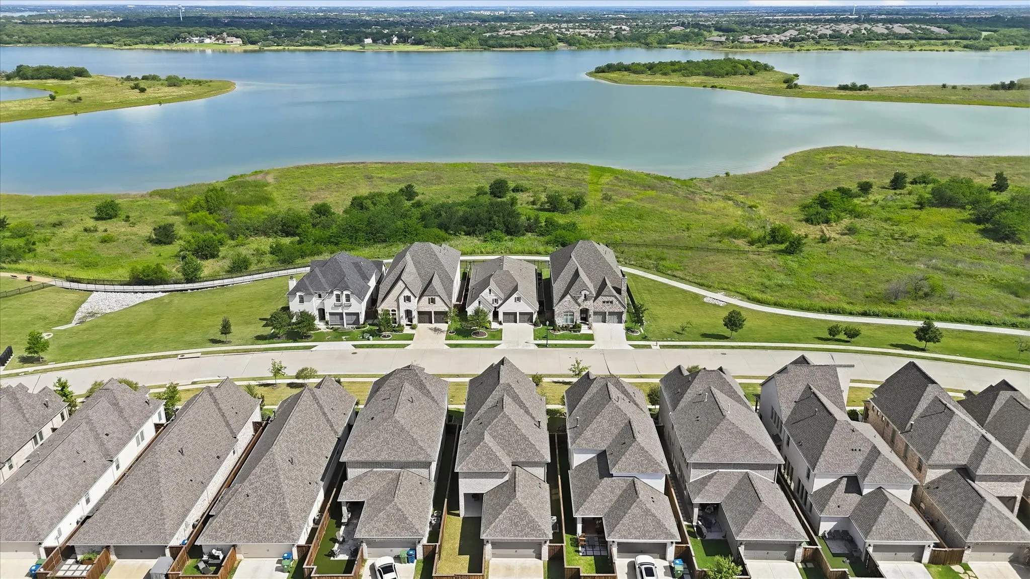 Single Family Residence For Sale in Denton County , 8521 Western, The Colony, Texas 75056, 4 Bedroom, 4 Bathroom, 2 Garage spaces, 2,907 Sqft, built in 2023, mls#21293241, Real Estate Agent in The Colony, Homes For Sale in Denton county, Homes For Sale in The Colony, Realtor in The Colony Texas, Real Estate Brokerage Independent Realty Texas, Luminita Cordes Realtor