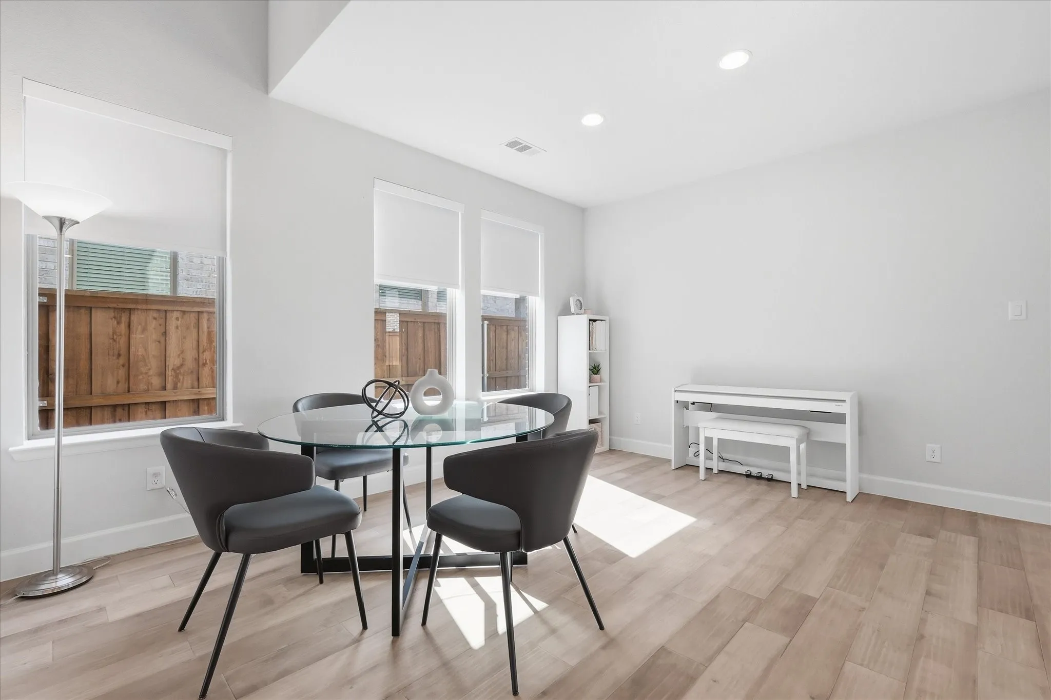 Single Family Residence For Sale in Denton County , 8521 Western, The Colony, Texas 75056, 4 Bedroom, 4 Bathroom, 2 Garage spaces, 2,907 Sqft, built in 2023, mls#21293241, Real Estate Agent in The Colony, Homes For Sale in Denton county, Homes For Sale in The Colony, Realtor in The Colony Texas, Real Estate Brokerage Independent Realty Texas, Luminita Cordes Realtor