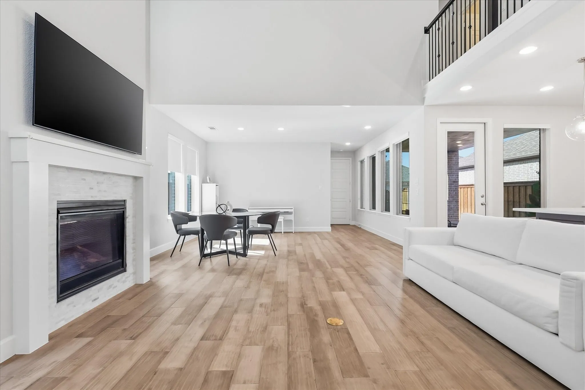 Single Family Residence For Sale in Denton County , 8521 Western, The Colony, Texas 75056, 4 Bedroom, 4 Bathroom, 2 Garage spaces, 2,907 Sqft, built in 2023, mls#21293241, Real Estate Agent in The Colony, Homes For Sale in Denton county, Homes For Sale in The Colony, Realtor in The Colony Texas, Real Estate Brokerage Independent Realty Texas, Luminita Cordes Realtor