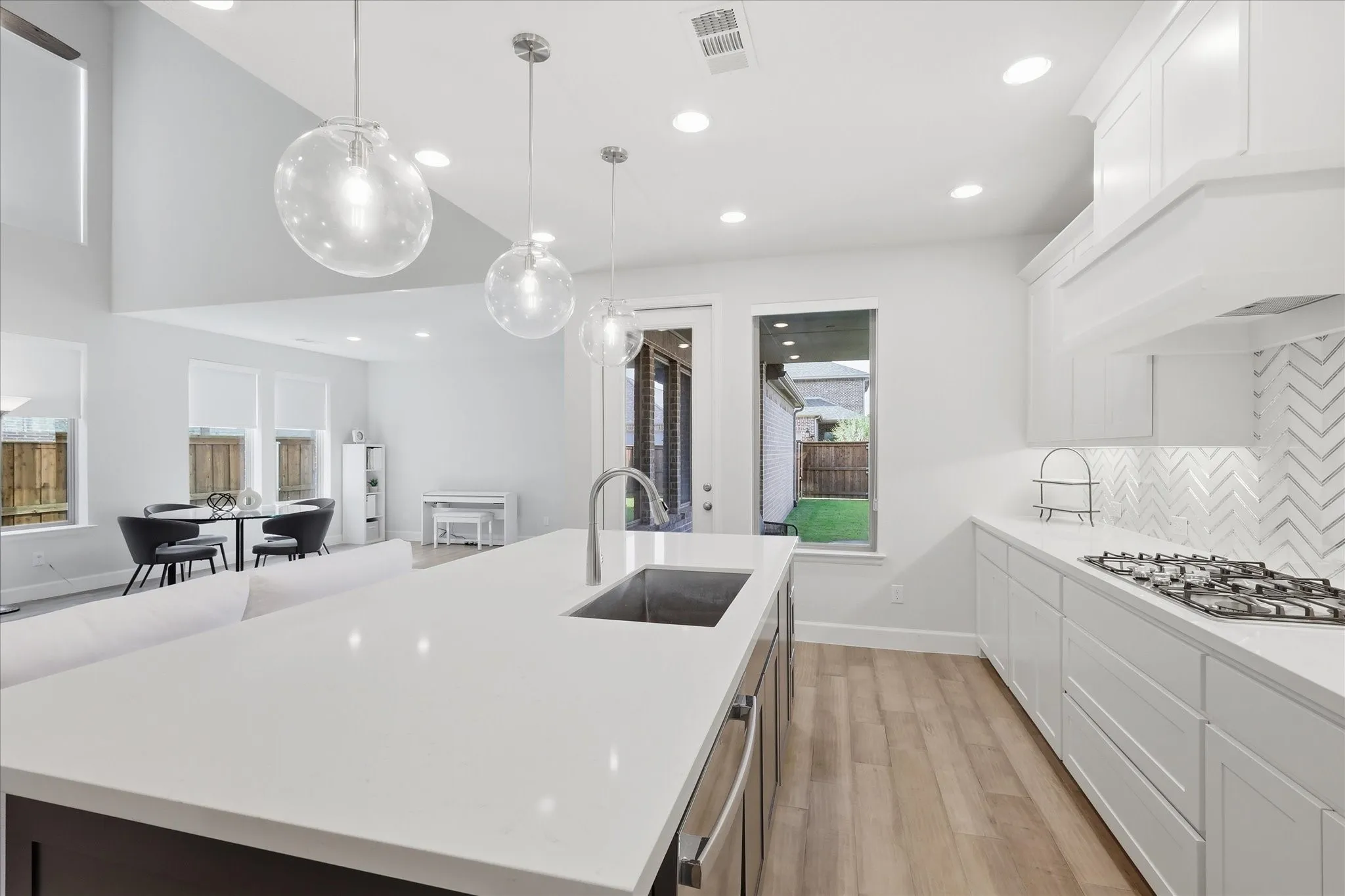 Single Family Residence For Sale in Denton County , 8521 Western, The Colony, Texas 75056, 4 Bedroom, 4 Bathroom, 2 Garage spaces, 2,907 Sqft, built in 2023, mls#21293241, Real Estate Agent in The Colony, Homes For Sale in Denton county, Homes For Sale in The Colony, Realtor in The Colony Texas, Real Estate Brokerage Independent Realty Texas, Luminita Cordes Realtor