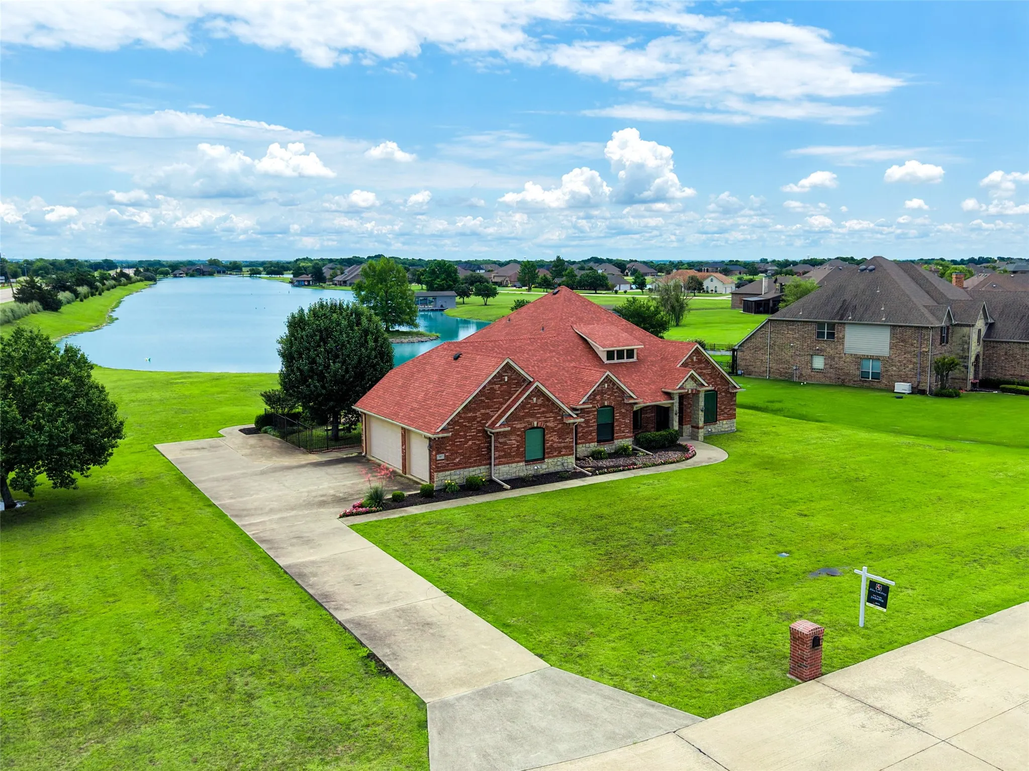 Single Family Residence For Sale in Collin County , 101 Island Way, Princeton, Texas 75407, 4 Bedroom, 3 Bathroom, 3 Garage spaces, 2,735 Sqft, built in 2001, mls#21204056, Real Estate Agent in Princeton, Homes For Sale in Collin county, Homes For Sale in Princeton, Realtor in Princeton Texas, Real Estate Brokerage Independent Realty Texas, Luminita Cordes Realtor