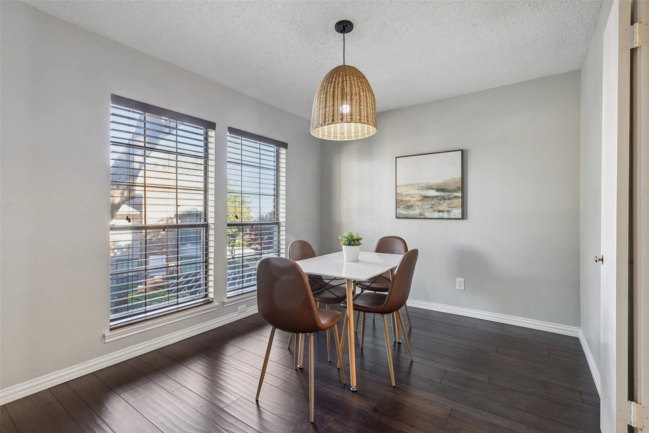 Condominium For Sale in Dallas County , 15151 Berry Trail 706, Dallas, Texas 75248, 2 Bedroom, 2 Bathroom, Garage spaces, 966 Sqft, built in 1980, mls#21287419, Real Estate Agent in Dallas, Homes For Sale in Dallas county, Homes For Sale in Dallas, Realtor in Dallas Texas, Real Estate Brokerage Independent Realty Texas, Luminita Cordes Realtor