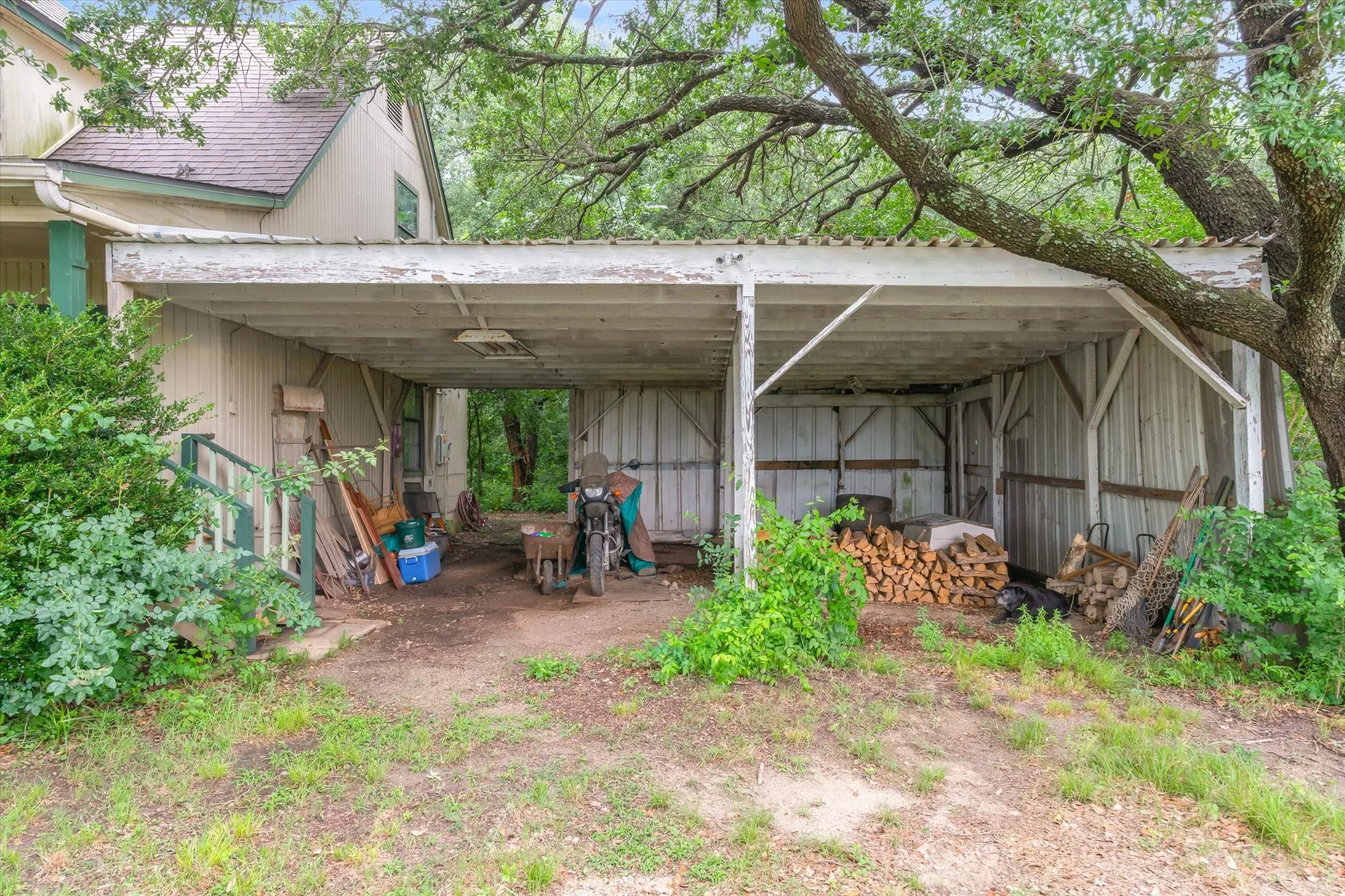 Single Family Residence For Sale in Van Zandt County , 540 Vz County Road 3724, Wills Point, Texas 75169, 3 Bedroom, 3 Bathroom, Garage spaces, 2,224 Sqft, built in 1969, mls#21290708, Real Estate Agent in Wills Point, Homes For Sale in Van Zandt county, Homes For Sale in Wills Point, Realtor in Wills Point Texas, Real Estate Brokerage Independent Realty Texas, Luminita Cordes Realtor