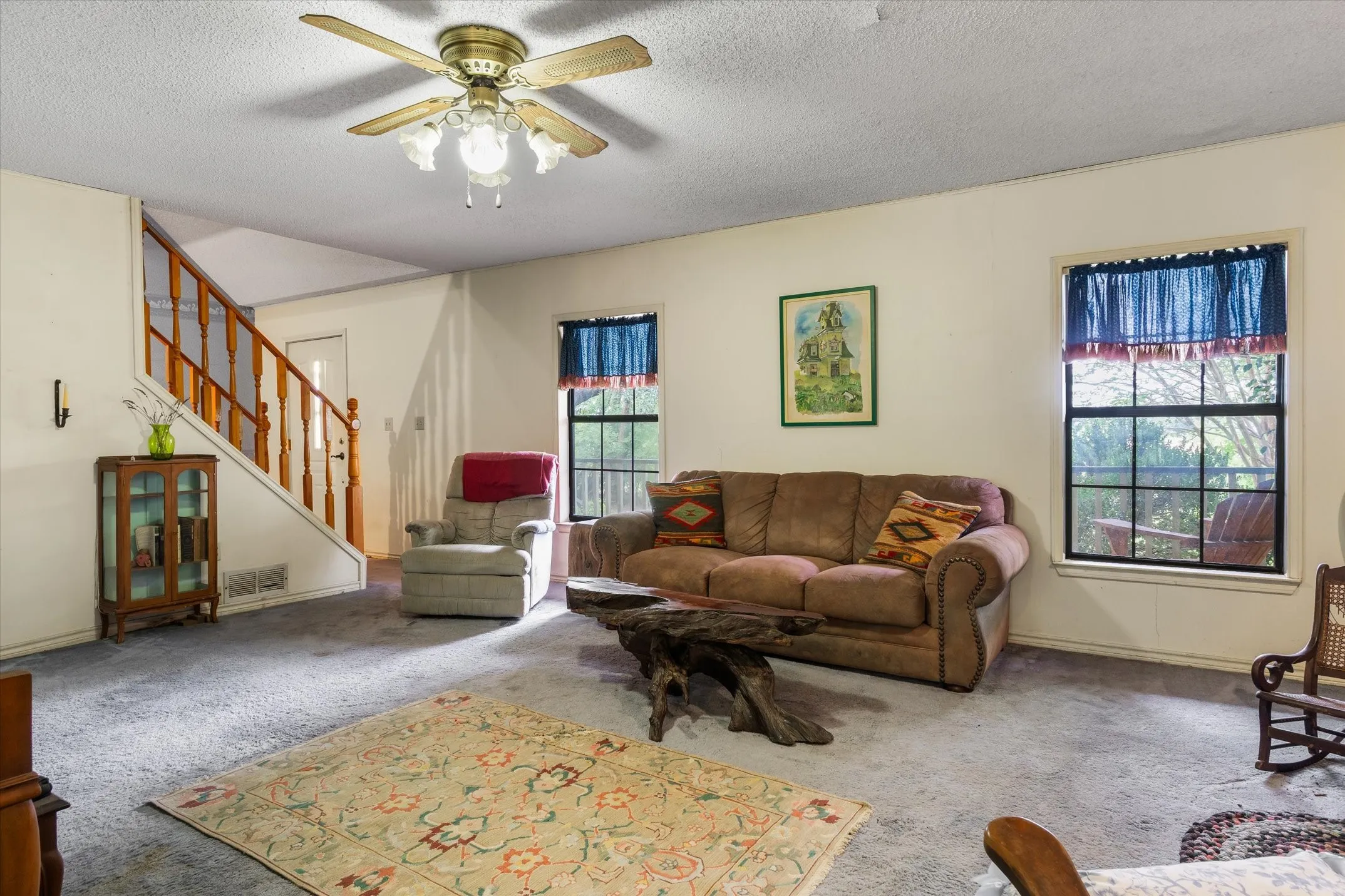 Spacious living room.