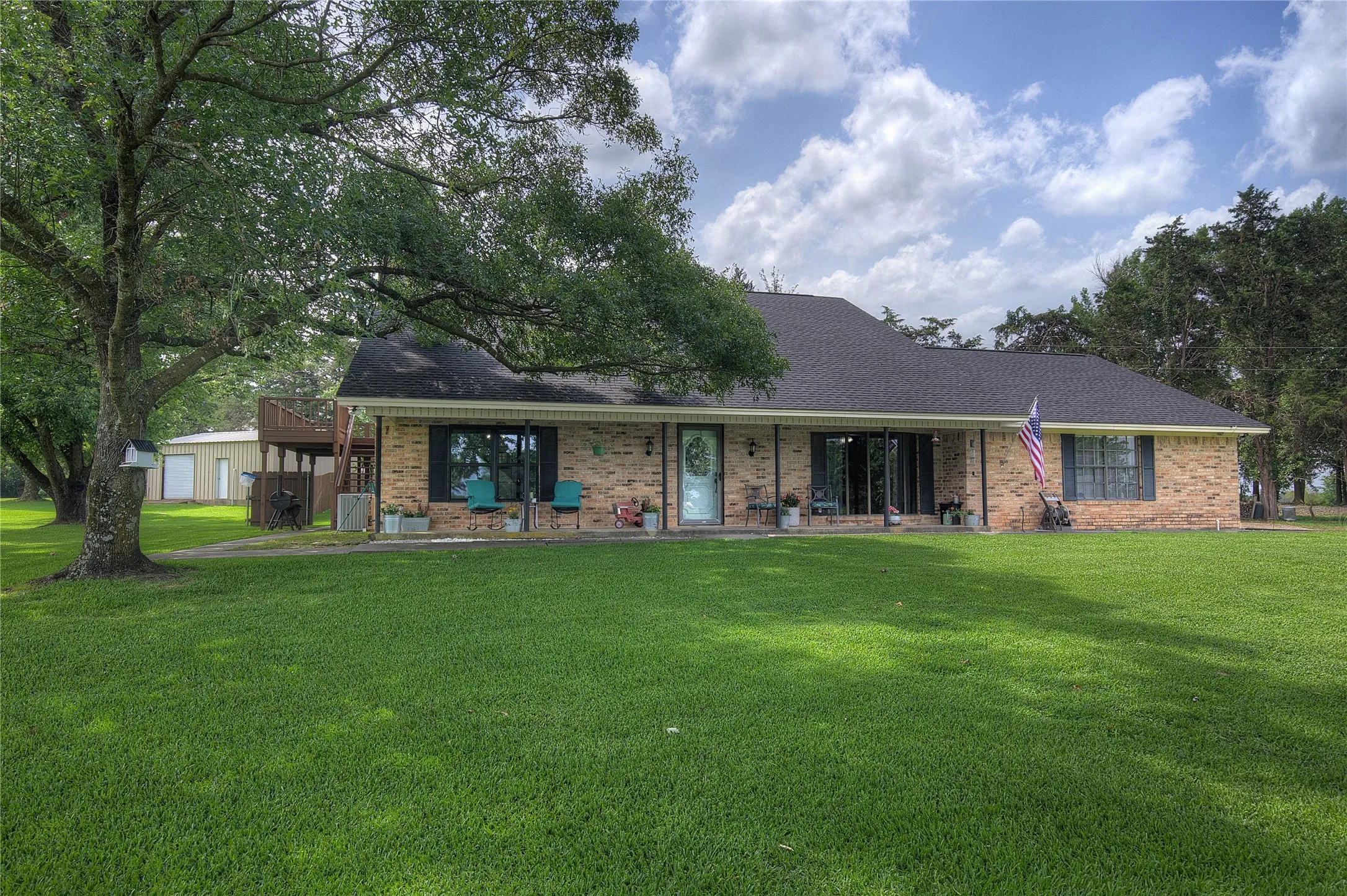 Single Family Residence For Sale in Franklin (TX) County , 753 County Road Sw 3110, Mount Vernon, Texas 75457, 3 Bedroom, 3 Bathroom, 2 Garage spaces, 2,590 Sqft, built in 1990, mls#21290591, Real Estate Agent in Mount Vernon, Homes For Sale in Franklin (TX) county, Homes For Sale in Mount Vernon, Realtor in Mount Vernon Texas, Real Estate Brokerage Independent Realty Texas, Luminita Cordes Realtor