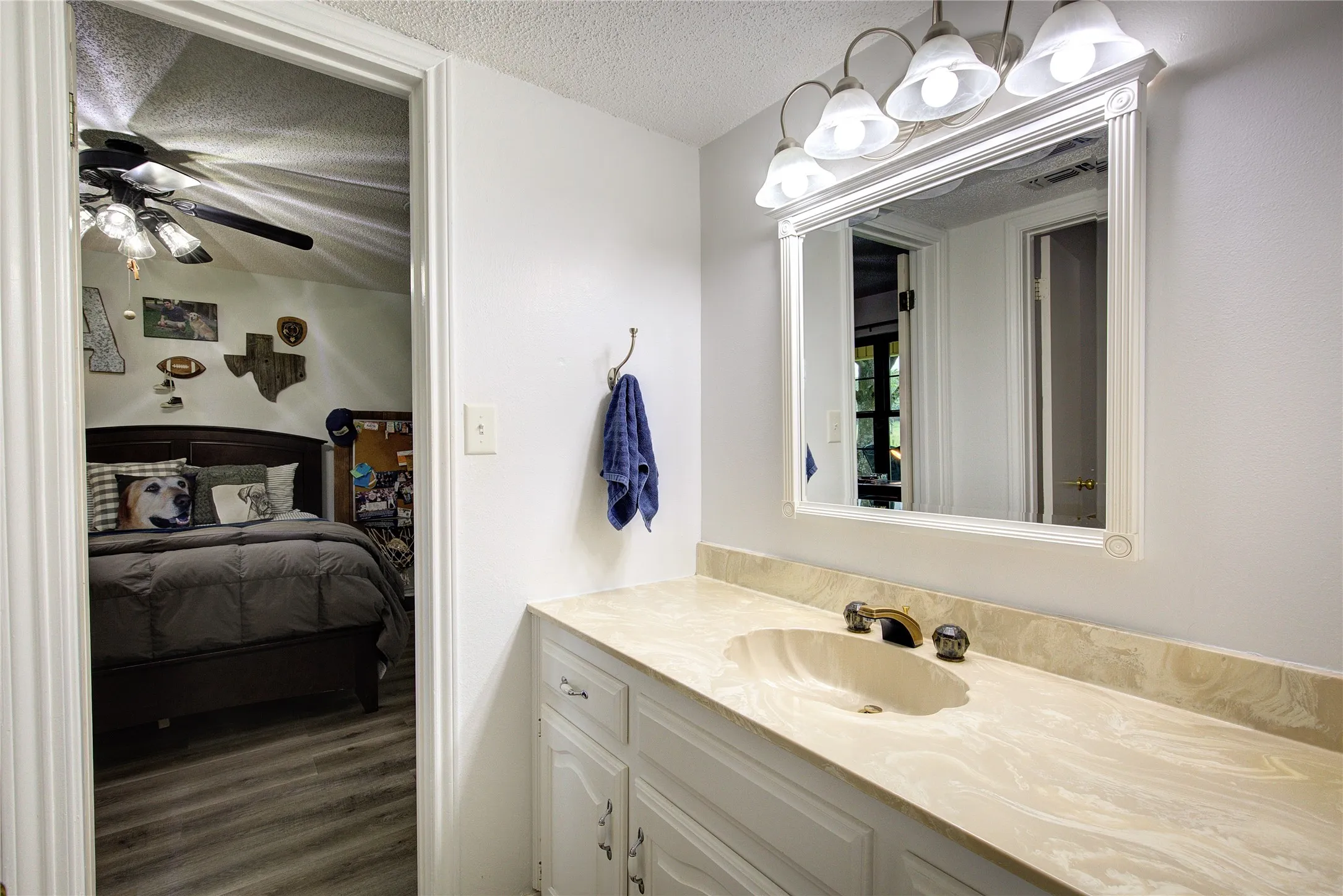 Downstairs primary has ensuite bathroom with garden tub.