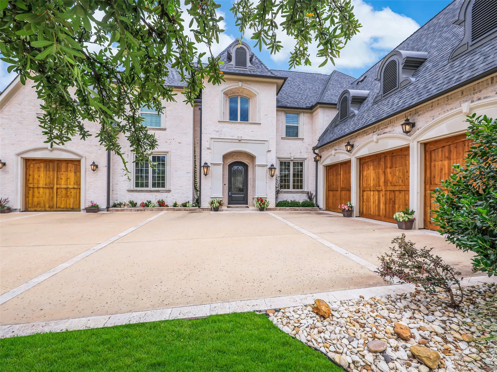 Single Family Residence For Sale in Denton County , 3878 Benchmark Lane, Frisco, Texas 75034, 5 Bedroom, 6 Bathroom, 5 Garage spaces, 5,143 Sqft, built in 2015, mls#21292366, Real Estate Agent in Frisco, Homes For Sale in Denton county, Homes For Sale in Frisco, Realtor in Frisco Texas, Real Estate Brokerage Independent Realty Texas, Luminita Cordes Realtor