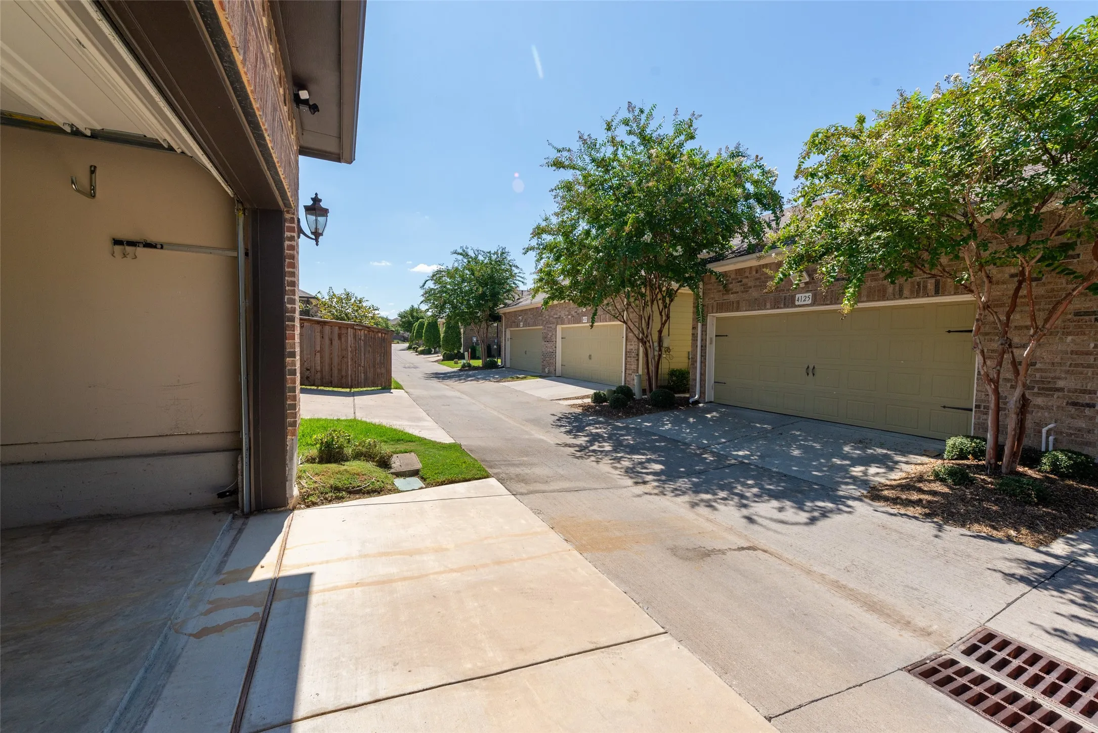 Single Family Residence For Rent in Tarrant County , 1008 Lone Ivory Trail, Arlington, Texas 76005, 3 Bedroom, 2 Bathroom, 2 Garage spaces, 1,638 Sqft, built in 2014, mls#21294028, Real Estate Agent in Arlington, Homes For Rent in Tarrant county, Homes For Rent in Arlington, Realtor in Arlington Texas, Real Estate Brokerage Independent Realty Texas, Luminita Cordes Realtor