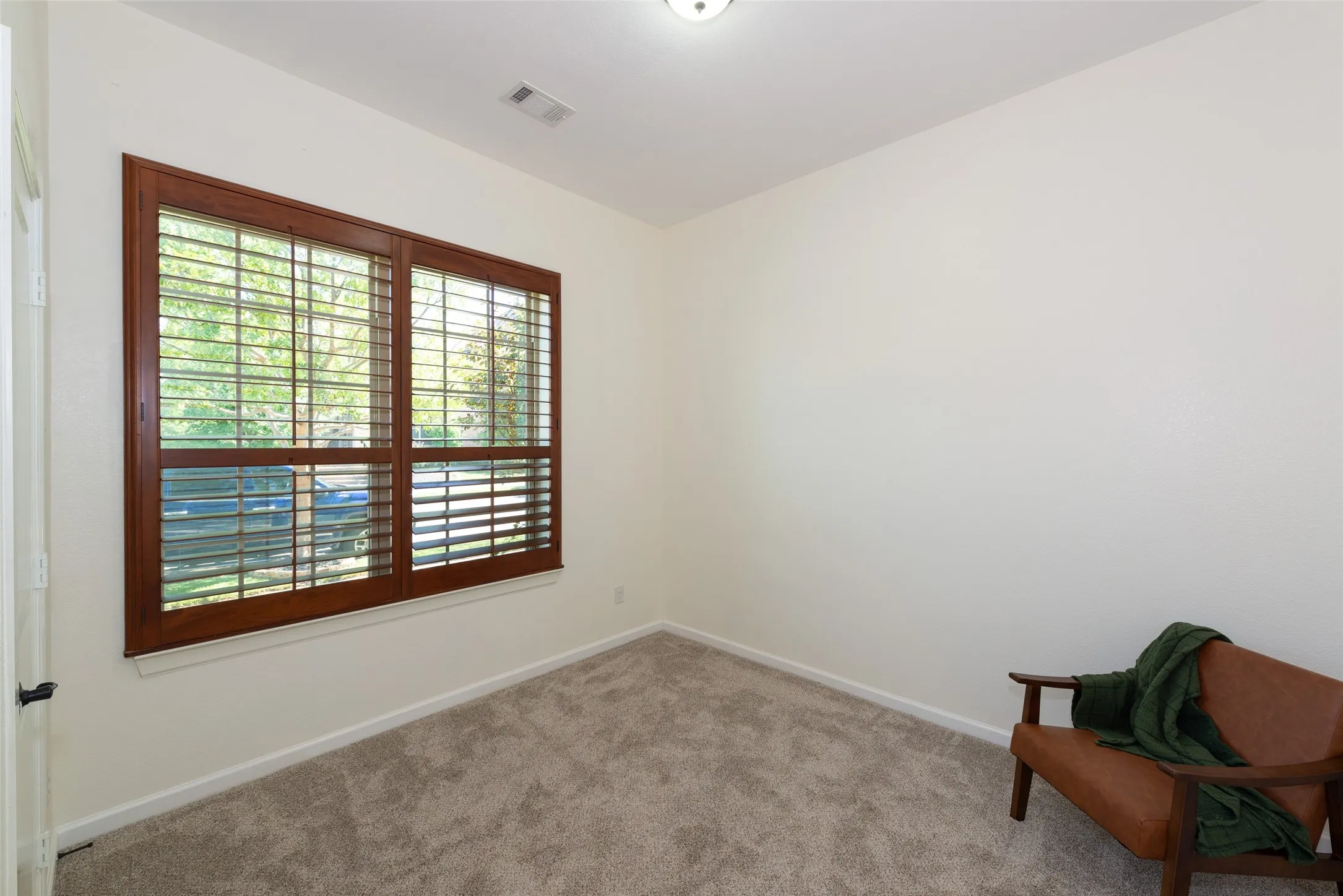 Single Family Residence For Rent in Tarrant County , 1008 Lone Ivory Trail, Arlington, Texas 76005, 3 Bedroom, 2 Bathroom, 2 Garage spaces, 1,638 Sqft, built in 2014, mls#21294028, Real Estate Agent in Arlington, Homes For Rent in Tarrant county, Homes For Rent in Arlington, Realtor in Arlington Texas, Real Estate Brokerage Independent Realty Texas, Luminita Cordes Realtor