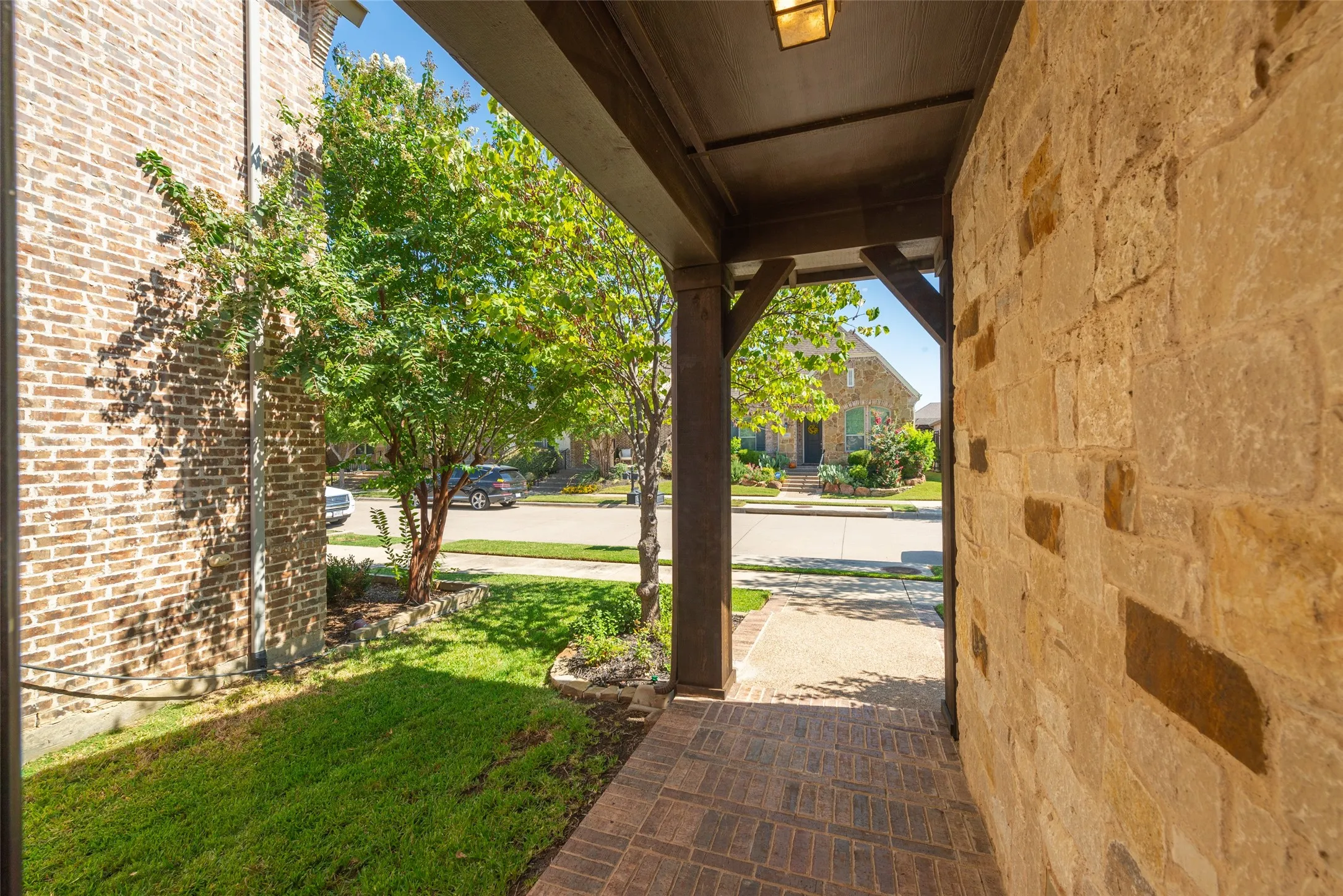 Single Family Residence For Rent in Tarrant County , 1008 Lone Ivory Trail, Arlington, Texas 76005, 3 Bedroom, 2 Bathroom, 2 Garage spaces, 1,638 Sqft, built in 2014, mls#21294028, Real Estate Agent in Arlington, Homes For Rent in Tarrant county, Homes For Rent in Arlington, Realtor in Arlington Texas, Real Estate Brokerage Independent Realty Texas, Luminita Cordes Realtor