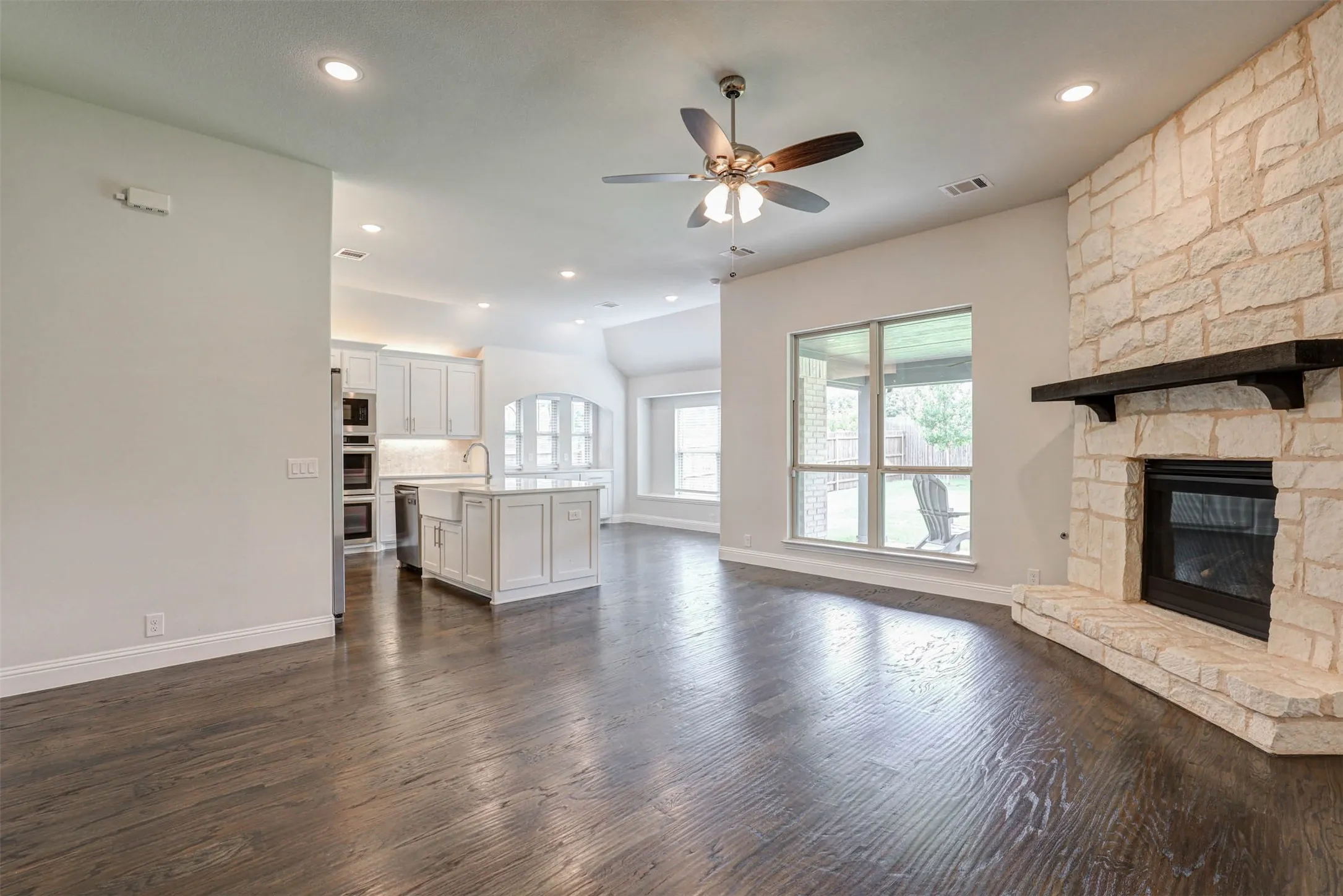 Single Family Residence For Sale in Tarrant County , 11509 Falcon Trace Drive, Fort Worth, Texas 76244, 4 Bedroom, 3 Bathroom, 2 Garage spaces, 3,368 Sqft, built in 2022, mls#21292317, Real Estate Agent in Fort Worth, Homes For Sale in Tarrant county, Homes For Sale in Fort Worth, Realtor in Fort Worth Texas, Real Estate Brokerage Independent Realty Texas, Luminita Cordes Realtor