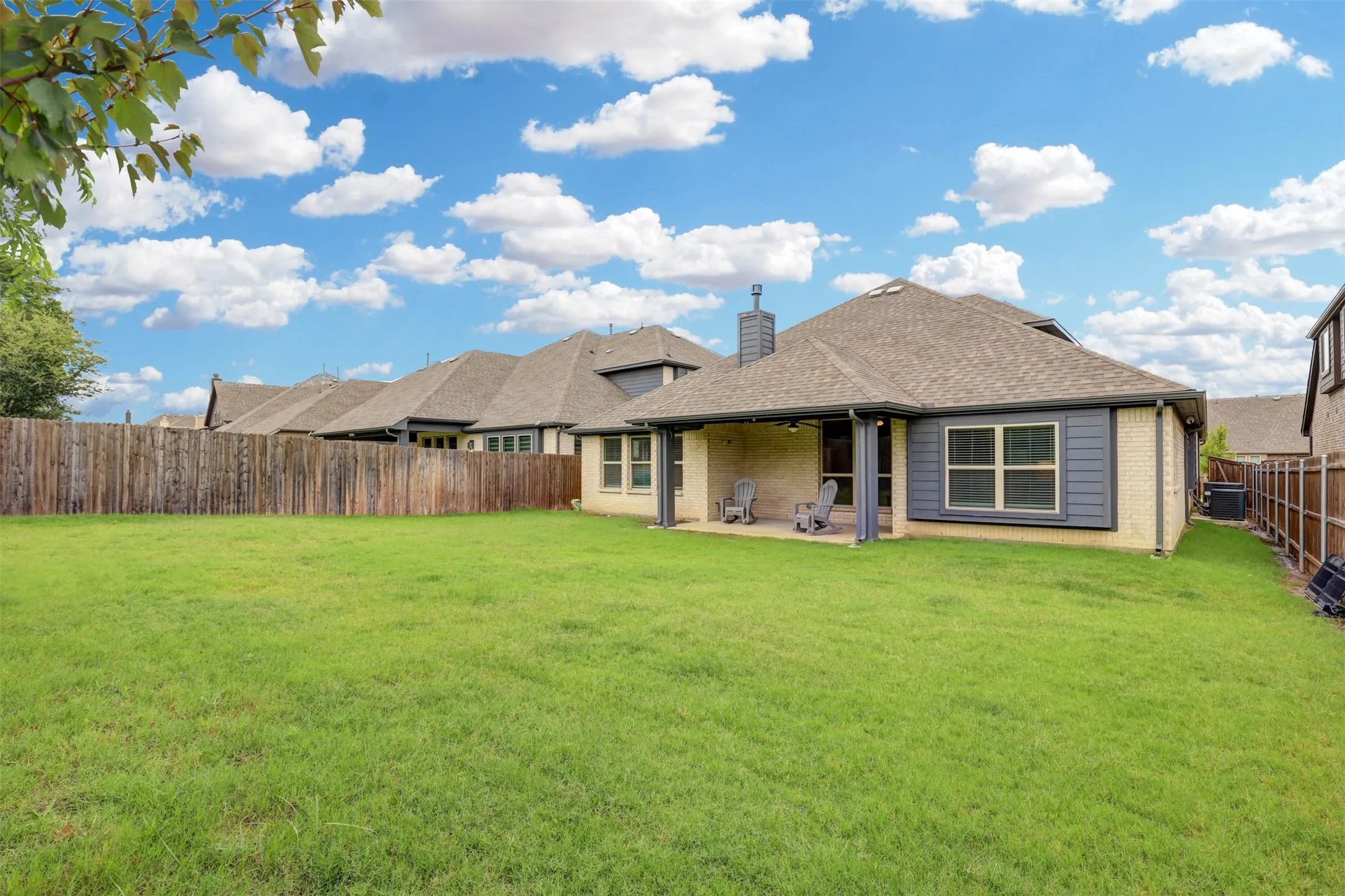 Single Family Residence For Sale in Tarrant County , 11509 Falcon Trace Drive, Fort Worth, Texas 76244, 4 Bedroom, 3 Bathroom, 2 Garage spaces, 3,368 Sqft, built in 2022, mls#21292317, Real Estate Agent in Fort Worth, Homes For Sale in Tarrant county, Homes For Sale in Fort Worth, Realtor in Fort Worth Texas, Real Estate Brokerage Independent Realty Texas, Luminita Cordes Realtor