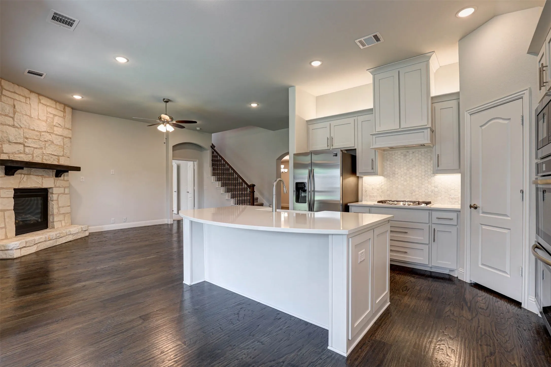 Single Family Residence For Sale in Tarrant County , 11509 Falcon Trace Drive, Fort Worth, Texas 76244, 4 Bedroom, 3 Bathroom, 2 Garage spaces, 3,368 Sqft, built in 2022, mls#21292317, Real Estate Agent in Fort Worth, Homes For Sale in Tarrant county, Homes For Sale in Fort Worth, Realtor in Fort Worth Texas, Real Estate Brokerage Independent Realty Texas, Luminita Cordes Realtor