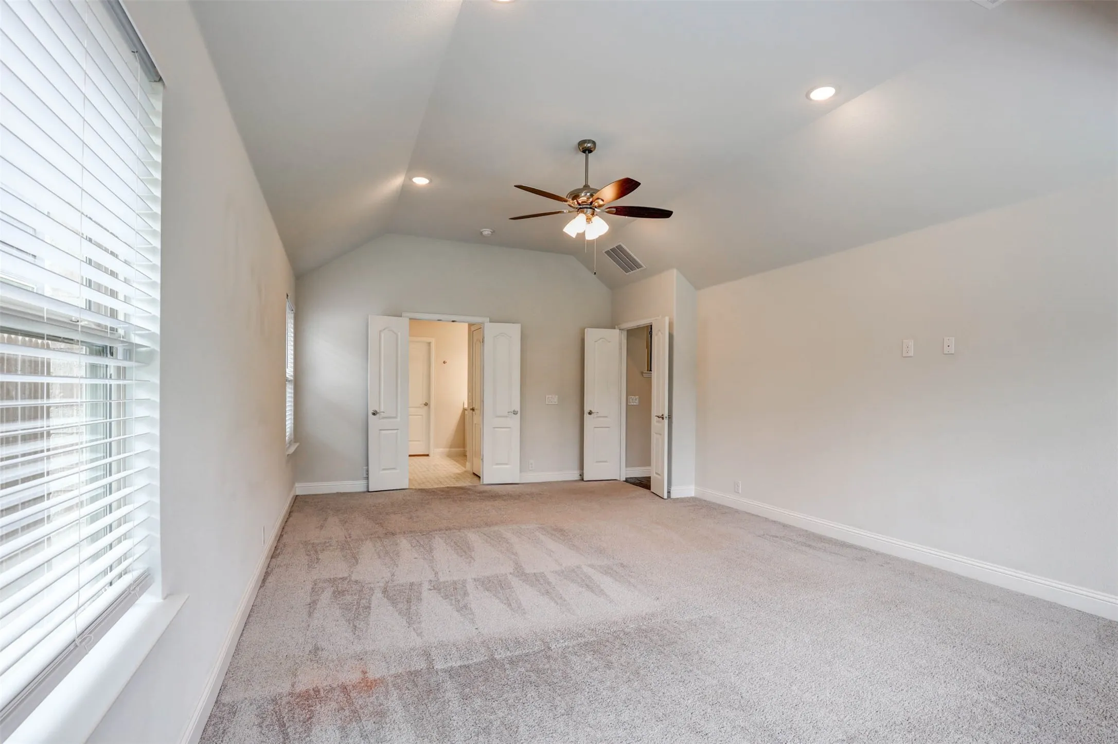 Single Family Residence For Sale in Tarrant County , 11509 Falcon Trace Drive, Fort Worth, Texas 76244, 4 Bedroom, 3 Bathroom, 2 Garage spaces, 3,368 Sqft, built in 2022, mls#21292317, Real Estate Agent in Fort Worth, Homes For Sale in Tarrant county, Homes For Sale in Fort Worth, Realtor in Fort Worth Texas, Real Estate Brokerage Independent Realty Texas, Luminita Cordes Realtor