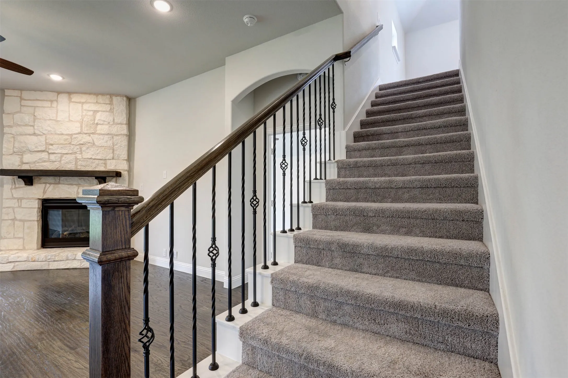 Single Family Residence For Sale in Tarrant County , 11509 Falcon Trace Drive, Fort Worth, Texas 76244, 4 Bedroom, 3 Bathroom, 2 Garage spaces, 3,368 Sqft, built in 2022, mls#21292317, Real Estate Agent in Fort Worth, Homes For Sale in Tarrant county, Homes For Sale in Fort Worth, Realtor in Fort Worth Texas, Real Estate Brokerage Independent Realty Texas, Luminita Cordes Realtor