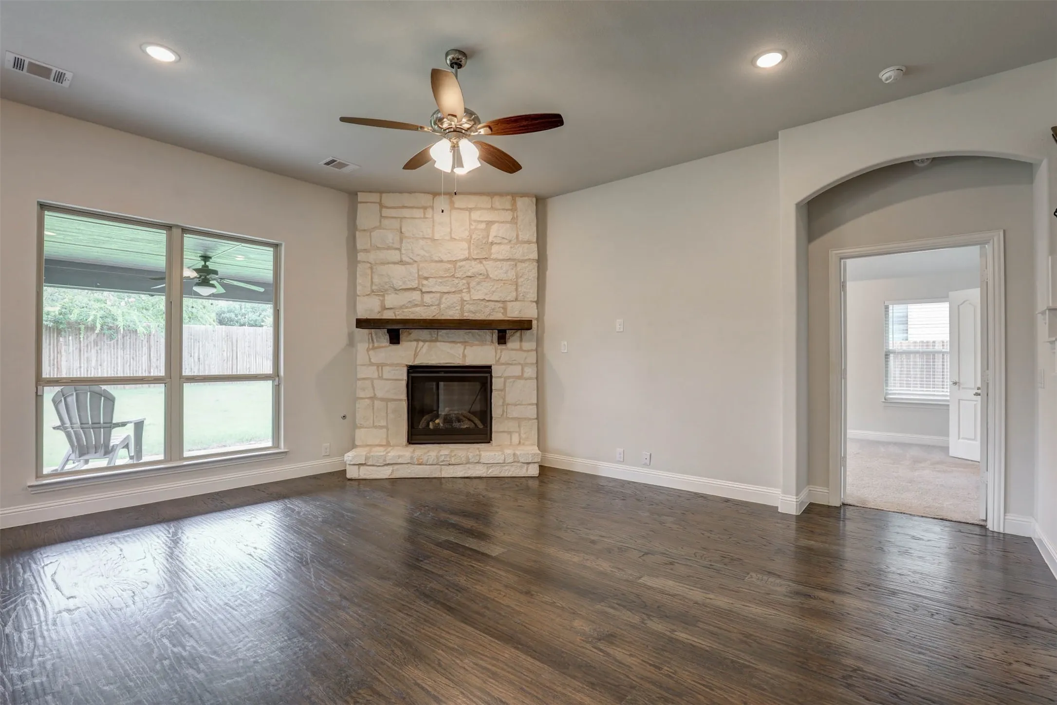 Single Family Residence For Sale in Tarrant County , 11509 Falcon Trace Drive, Fort Worth, Texas 76244, 4 Bedroom, 3 Bathroom, 2 Garage spaces, 3,368 Sqft, built in 2022, mls#21292317, Real Estate Agent in Fort Worth, Homes For Sale in Tarrant county, Homes For Sale in Fort Worth, Realtor in Fort Worth Texas, Real Estate Brokerage Independent Realty Texas, Luminita Cordes Realtor