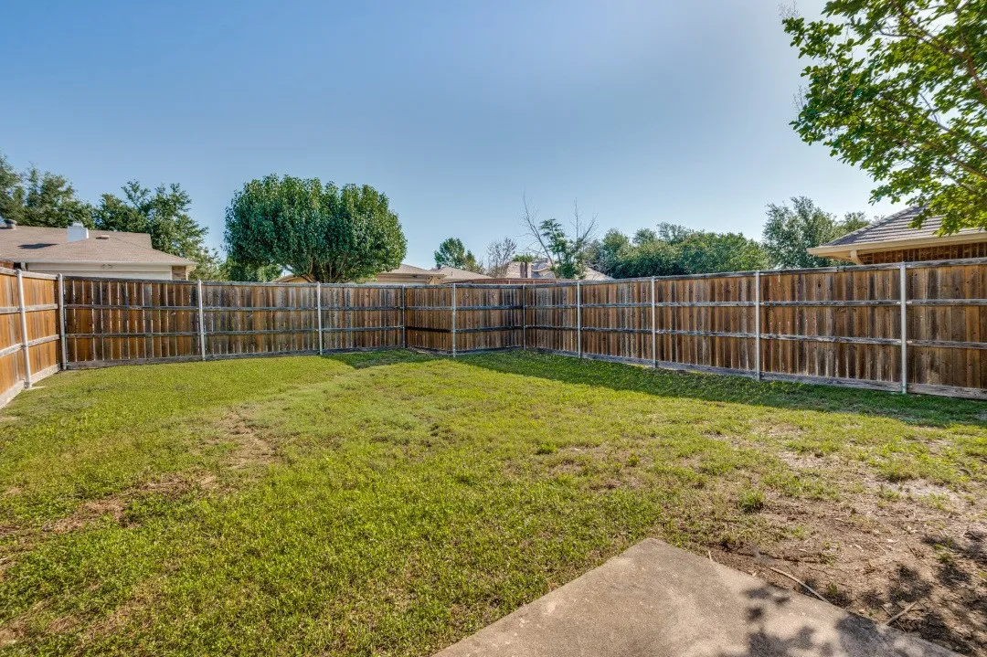 Single Family Residence For Sale in Denton County , 2013 Arles Lane, Carrollton, Texas 75007, 3 Bedroom, 2 Bathroom, 2 Garage spaces, 1,421 Sqft, built in 1984, mls#21293924, Real Estate Agent in Carrollton, Homes For Sale in Denton county, Homes For Sale in Carrollton, Realtor in Carrollton Texas, Real Estate Brokerage Independent Realty Texas, Luminita Cordes Realtor