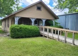 Single Family Residence For Sale in Grayson County , 624 W Morton Street, Denison, Texas 75020, 3 Bedrooms, 1 Bathroom, Garage spaces, 1,104 Sqft, built in 1940, Price $67,500, mls#21294045, Real Estate Agent in Denison, Homes For Sale in Grayson county, Homes For Sale in Denison, Realtor in Denison Texas, Real Estate Brokerage Independent Realty Texas, Luminita Cordes Realtor