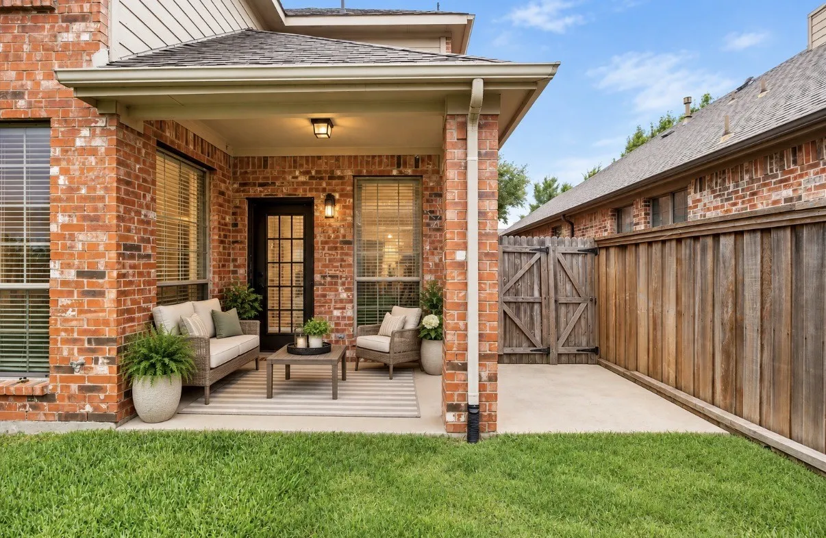 Single Family Residence For Sale in Rockwall County , 622 Mckee Court, Fate, Texas 75087, 4 Bedroom, 4 Bathroom, 2 Garage spaces, 2,729 Sqft, built in 2006, mls#21293904, Real Estate Agent in Fate, Homes For Sale in Rockwall county, Homes For Sale in Fate, Realtor in Fate Texas, Real Estate Brokerage Independent Realty Texas, Luminita Cordes Realtor
