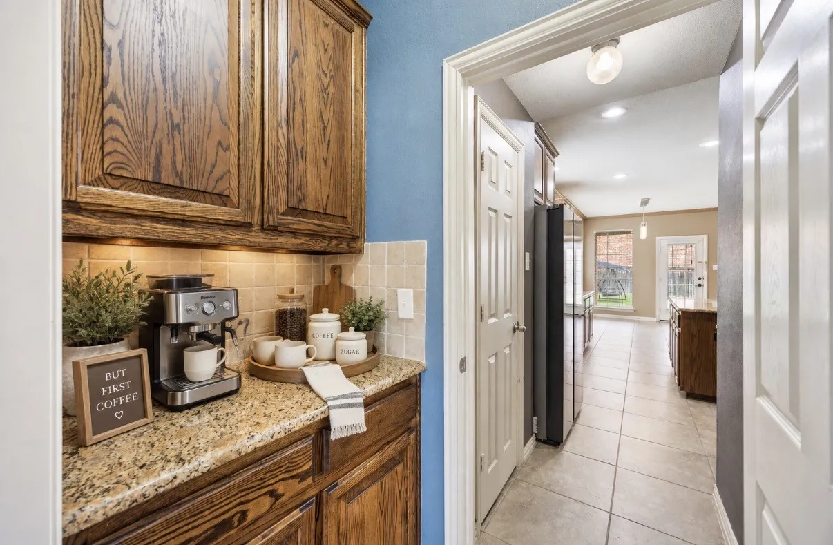 Single Family Residence For Sale in Rockwall County , 622 Mckee Court, Fate, Texas 75087, 4 Bedroom, 4 Bathroom, 2 Garage spaces, 2,729 Sqft, built in 2006, mls#21293904, Real Estate Agent in Fate, Homes For Sale in Rockwall county, Homes For Sale in Fate, Realtor in Fate Texas, Real Estate Brokerage Independent Realty Texas, Luminita Cordes Realtor
