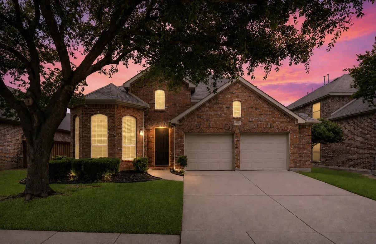 Single Family Residence For Sale in Rockwall County , 622 Mckee Court, Fate, Texas 75087, 4 Bedroom, 4 Bathroom, 2 Garage spaces, 2,729 Sqft, built in 2006, mls#21293904, Real Estate Agent in Fate, Homes For Sale in Rockwall county, Homes For Sale in Fate, Realtor in Fate Texas, Real Estate Brokerage Independent Realty Texas, Luminita Cordes Realtor