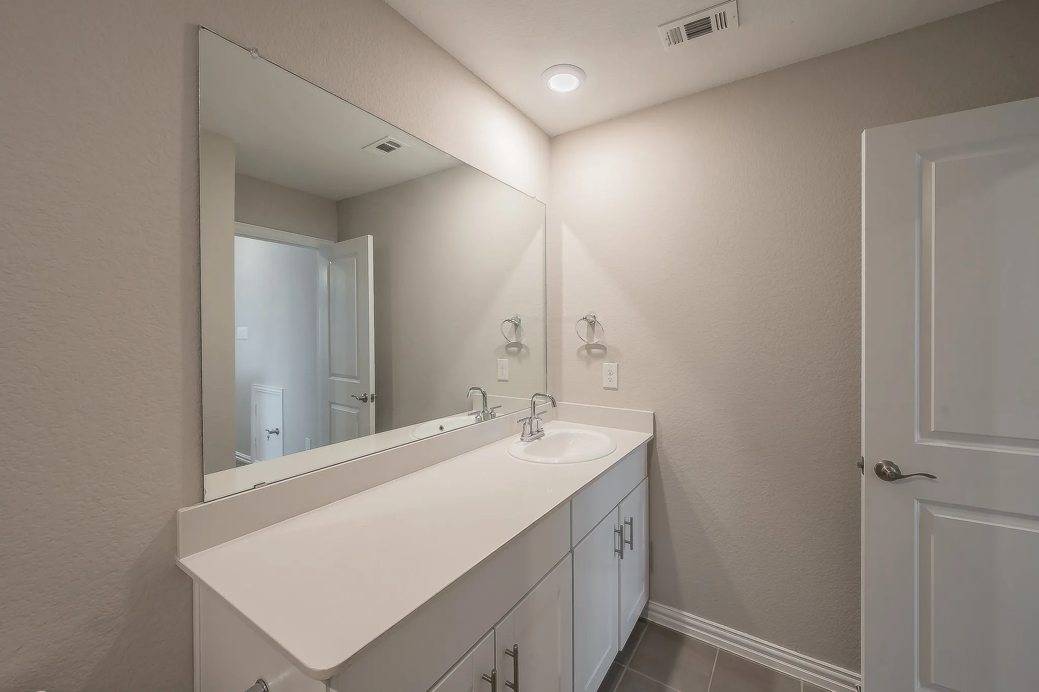 Single Family Residence For Sale in Tarrant County , 14044 Corvus Drive, Haslet, Texas 76052, 3 Bedroom, 3 Bathroom, 3 Garage spaces, 2,480 Sqft, built in 2022, mls#21294027, Real Estate Agent in Haslet, Homes For Sale in Tarrant county, Homes For Sale in Haslet, Realtor in Haslet Texas, Real Estate Brokerage Independent Realty Texas, Luminita Cordes Realtor