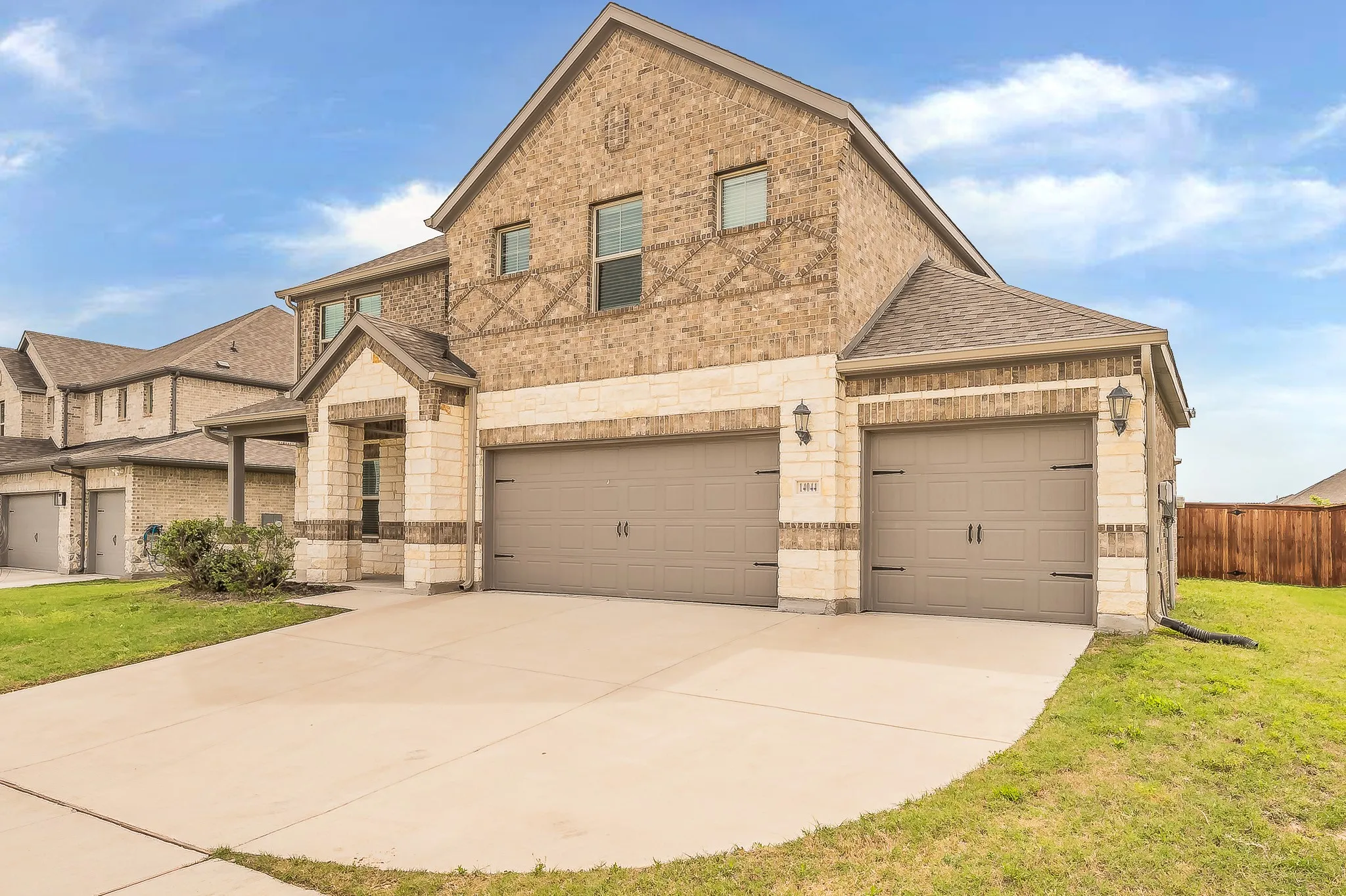 Single Family Residence For Sale in Tarrant County , 14044 Corvus Drive, Haslet, Texas 76052, 3 Bedroom, 3 Bathroom, 3 Garage spaces, 2,480 Sqft, built in 2022, mls#21294027, Real Estate Agent in Haslet, Homes For Sale in Tarrant county, Homes For Sale in Haslet, Realtor in Haslet Texas, Real Estate Brokerage Independent Realty Texas, Luminita Cordes Realtor