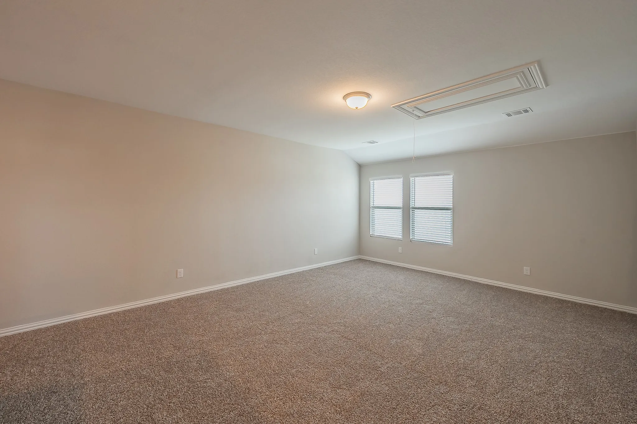 Single Family Residence For Sale in Tarrant County , 14044 Corvus Drive, Haslet, Texas 76052, 3 Bedroom, 3 Bathroom, 3 Garage spaces, 2,480 Sqft, built in 2022, mls#21294027, Real Estate Agent in Haslet, Homes For Sale in Tarrant county, Homes For Sale in Haslet, Realtor in Haslet Texas, Real Estate Brokerage Independent Realty Texas, Luminita Cordes Realtor